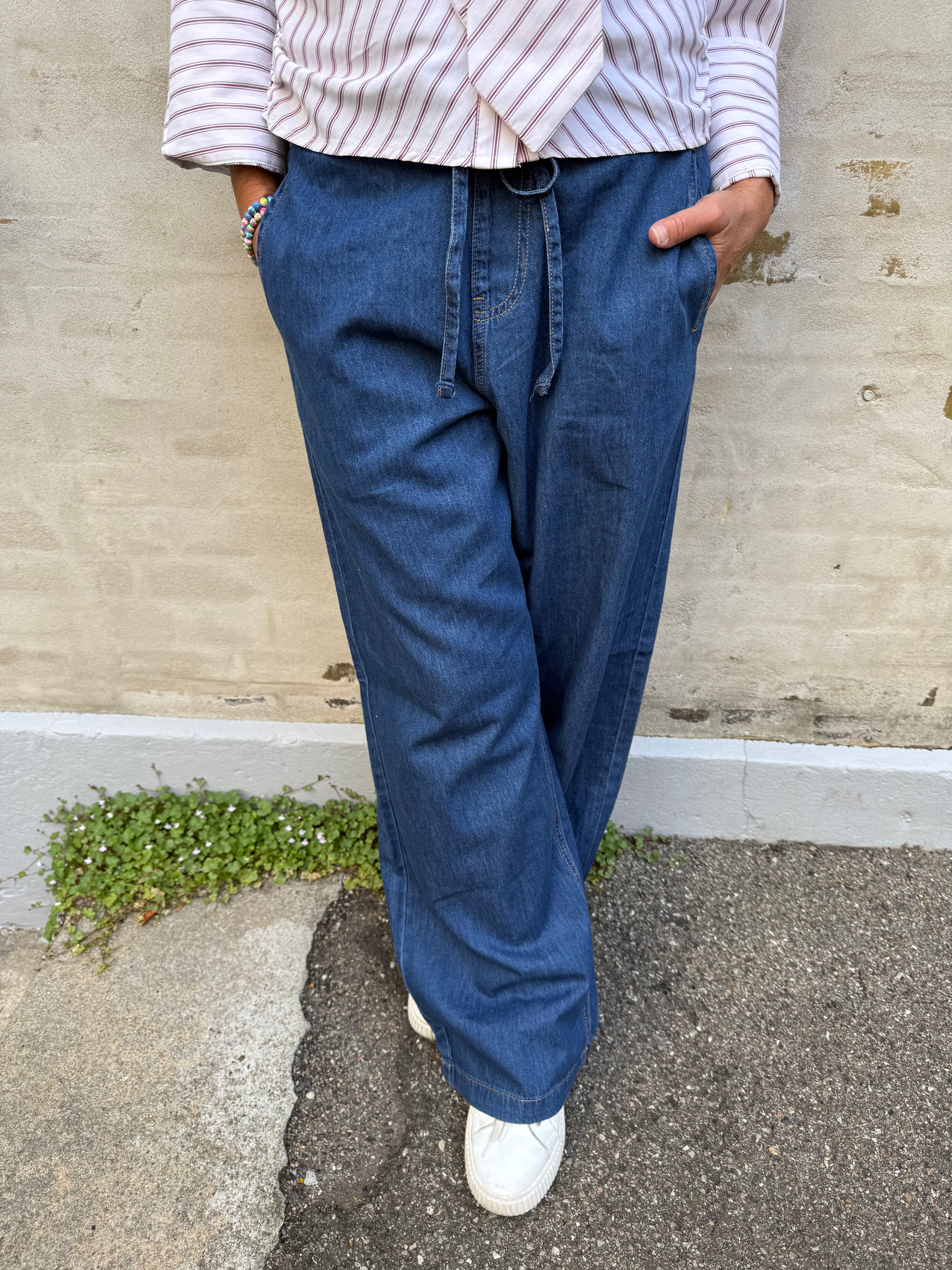 Avril Bukser - Dark Blue Wash