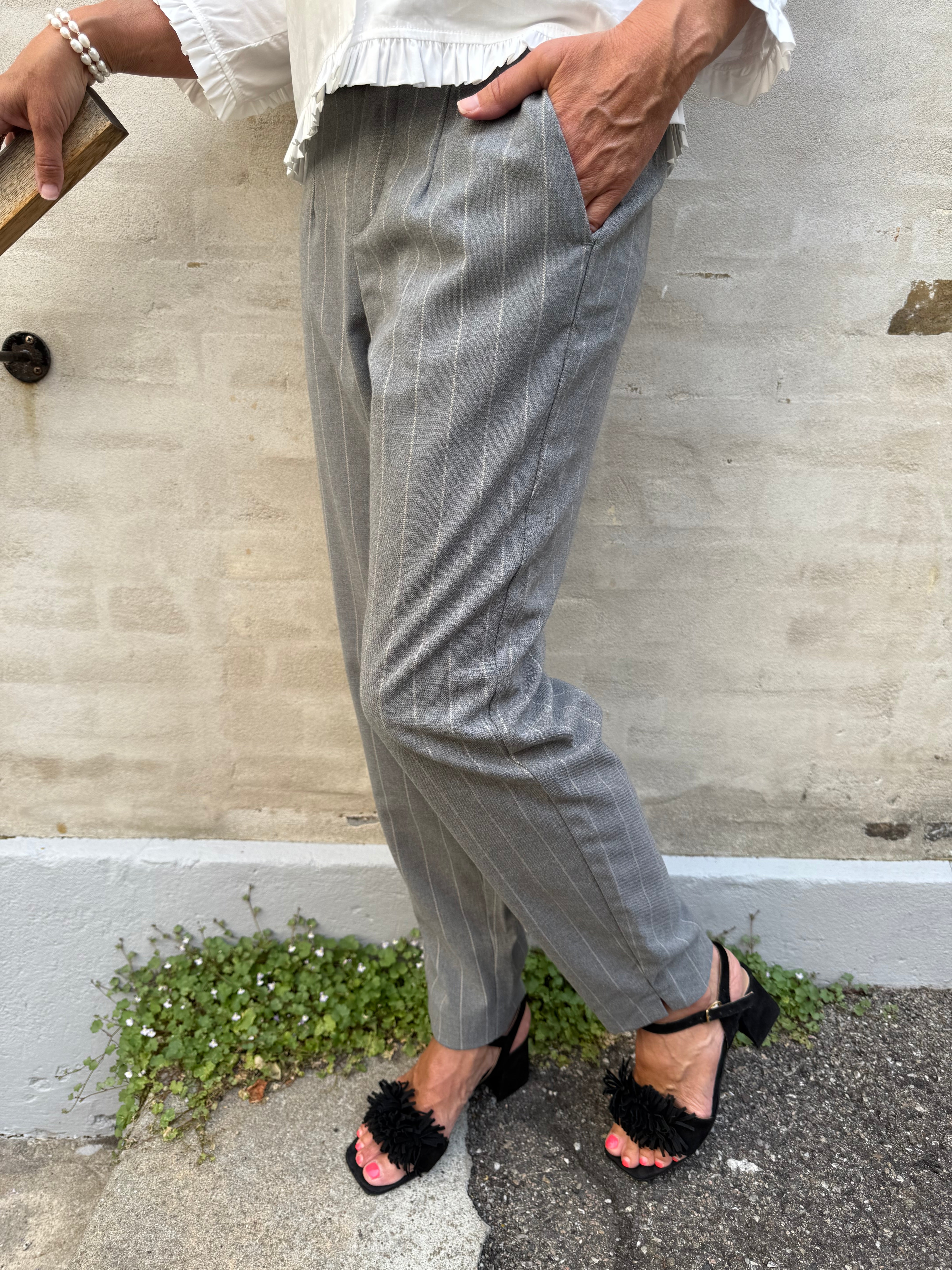Lisa Slim Pant - Medium Grey/Humus