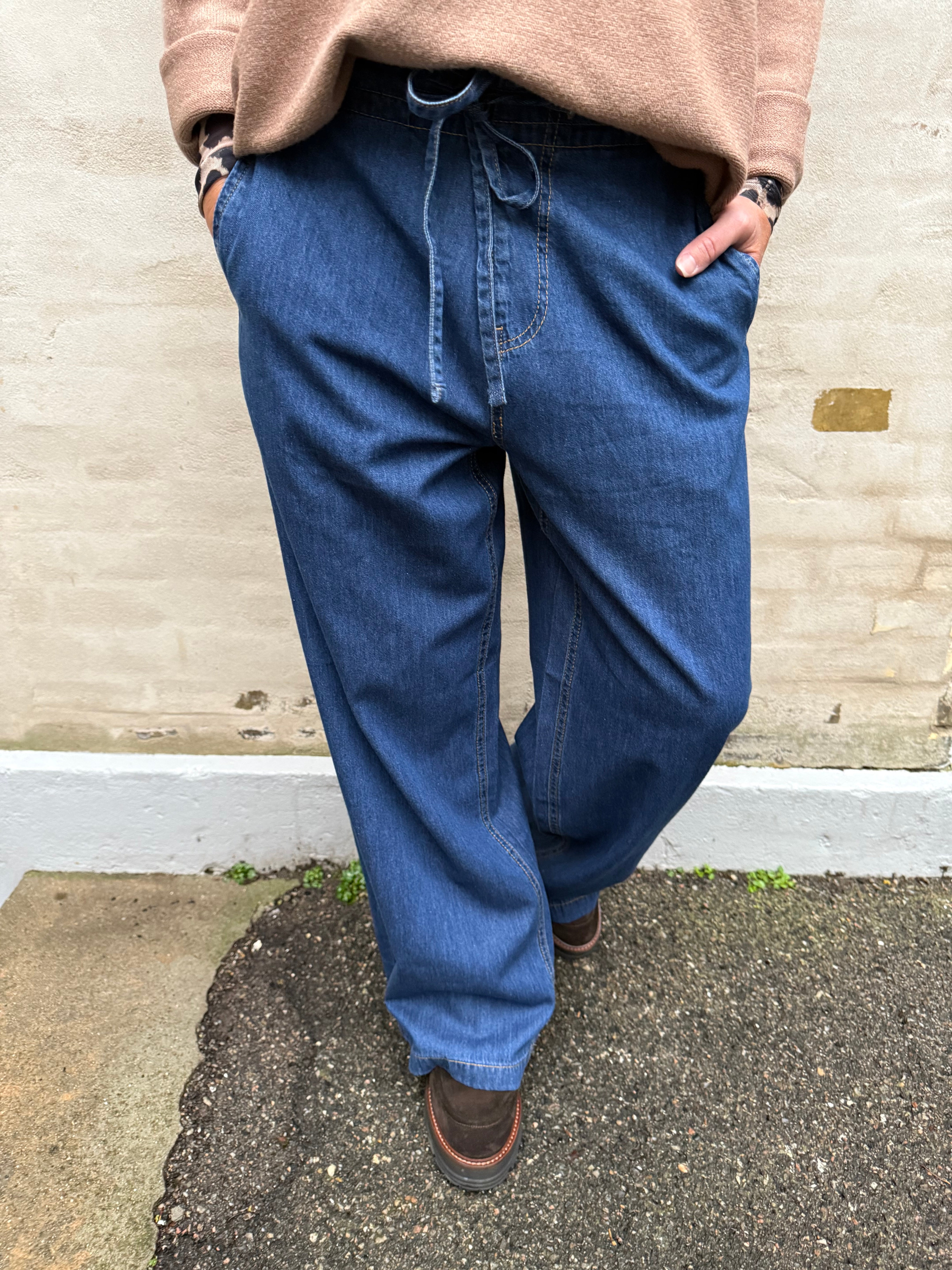 Avril Bukser - Dark Blue Wash