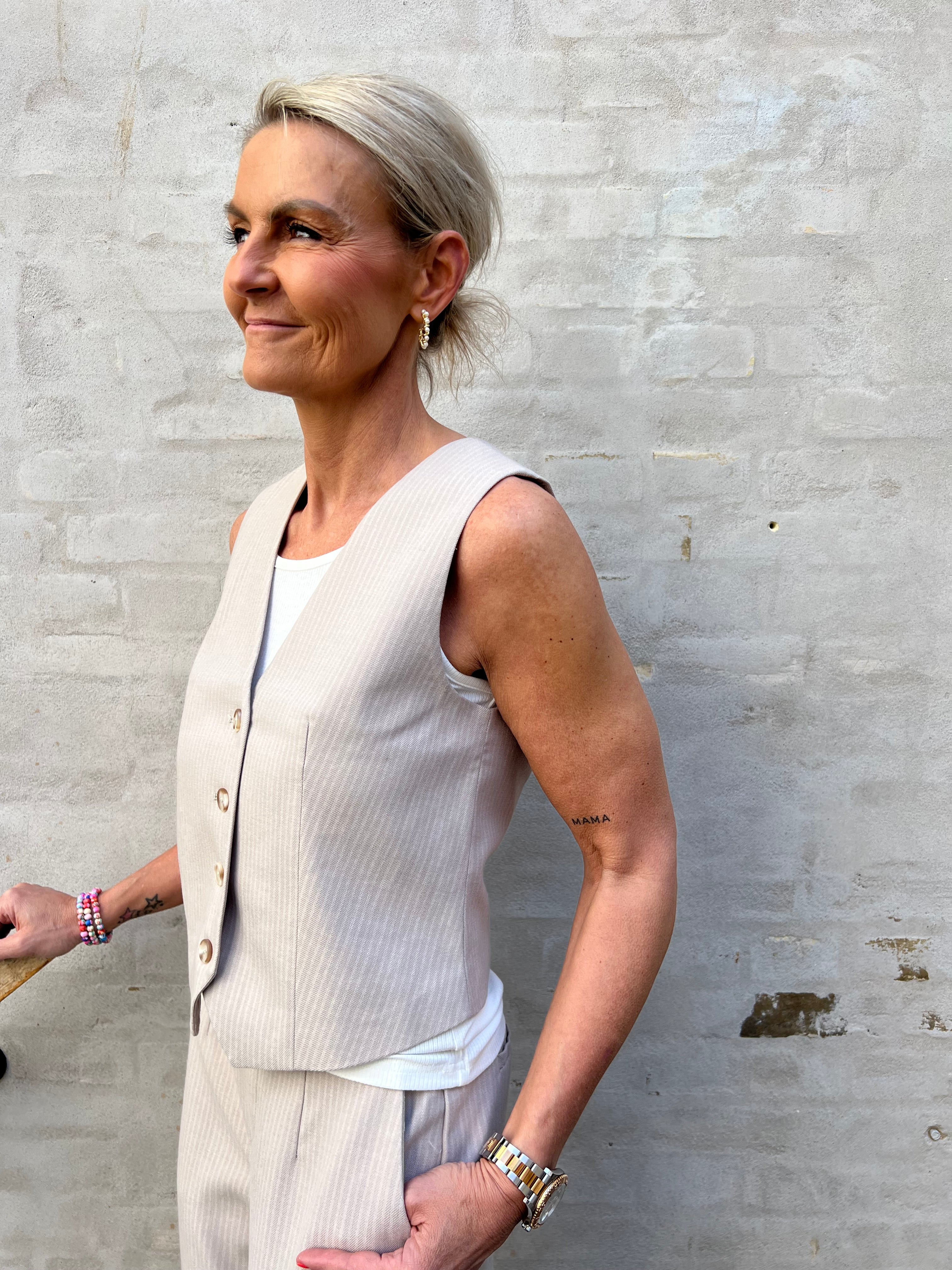 Lisa Short Waistcoat Sandshell/Cloud Dancer