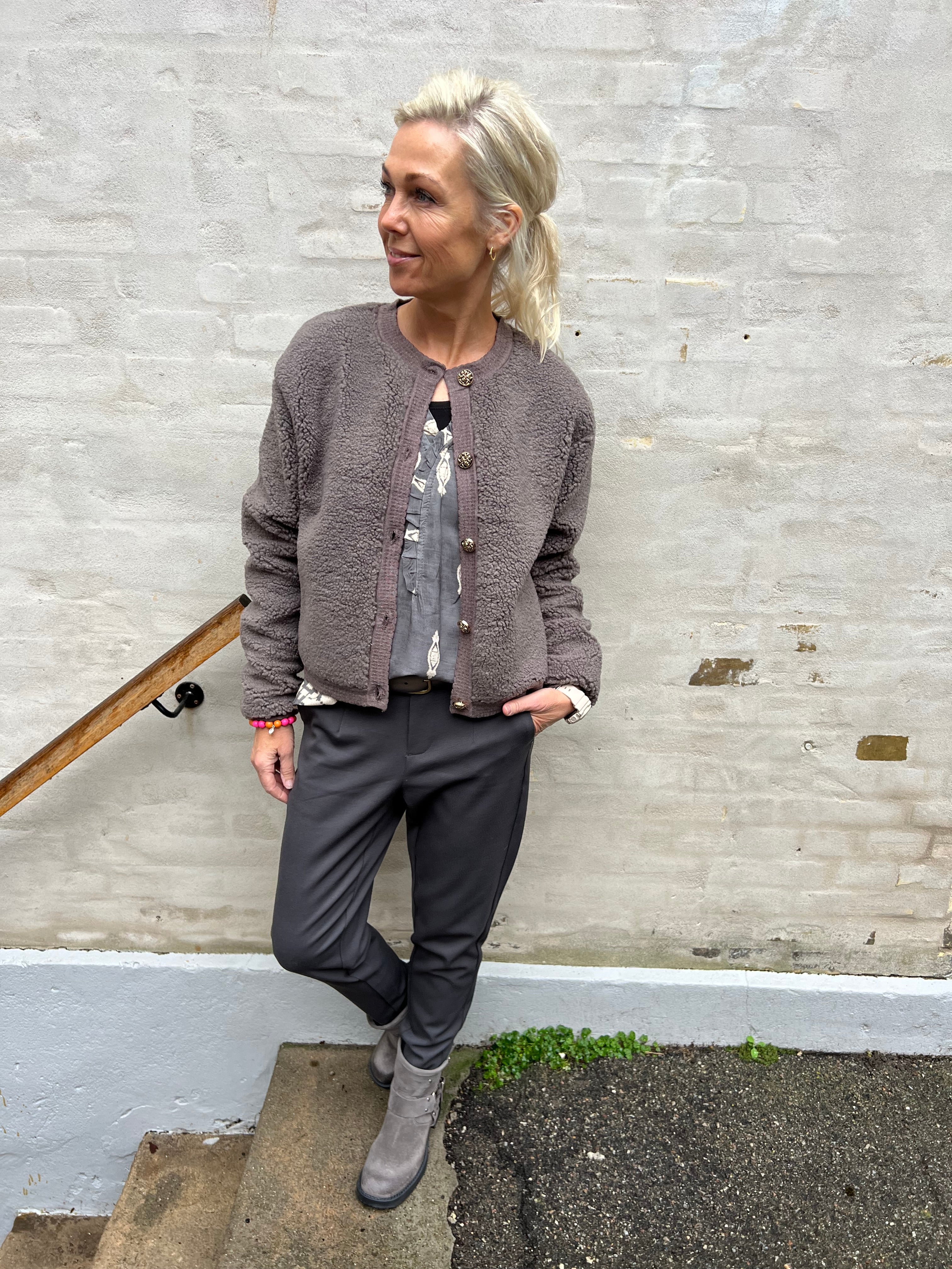 Limo fluffy knit cardigan iron