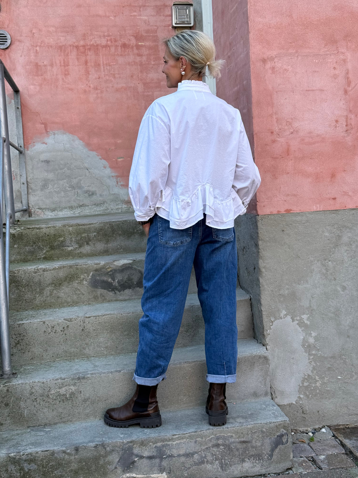 Riley Barrel Relaxed Fit - Medium Blue Destory Washed