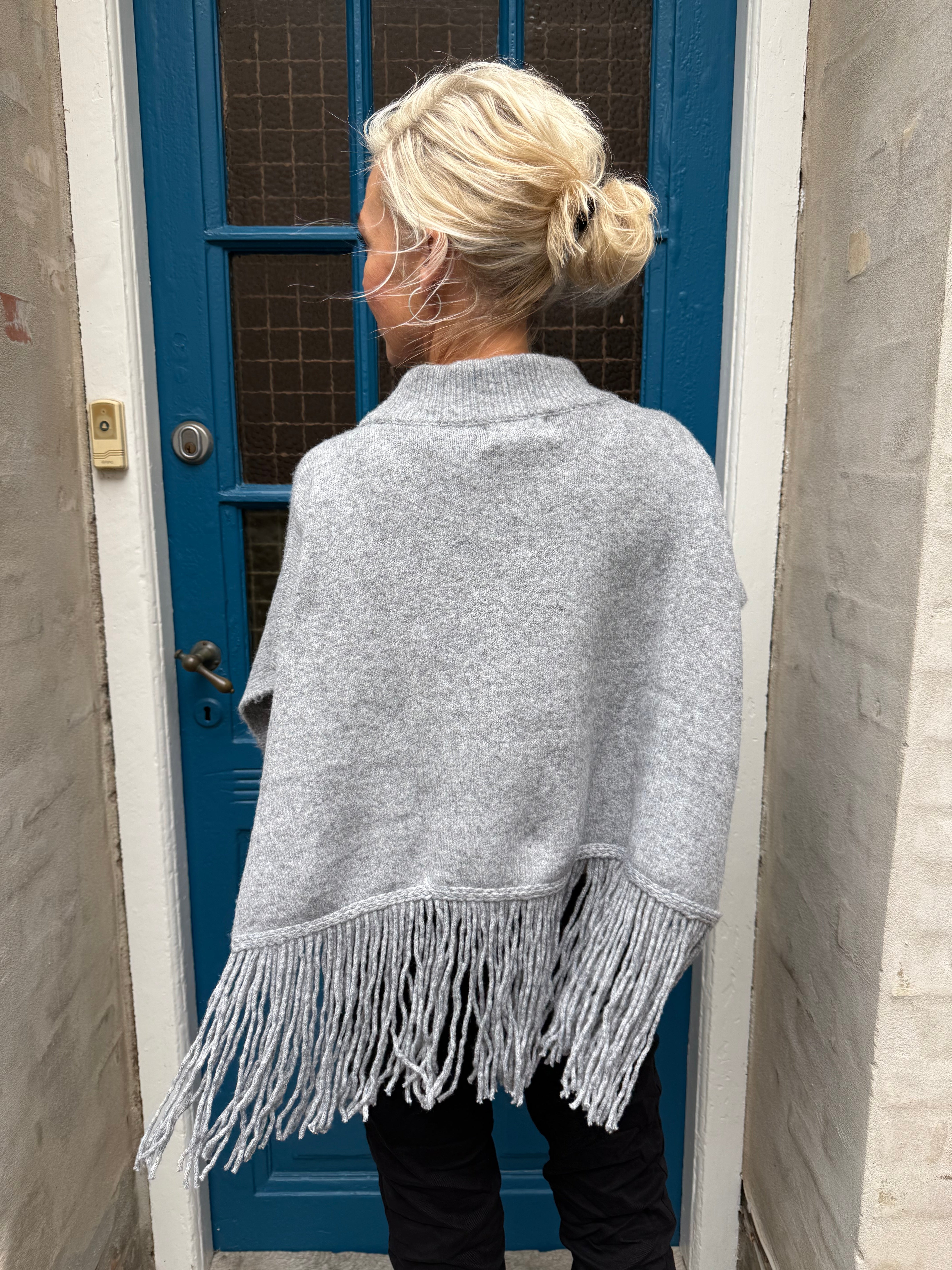 JULLE PONCHO - Light Grey Melange