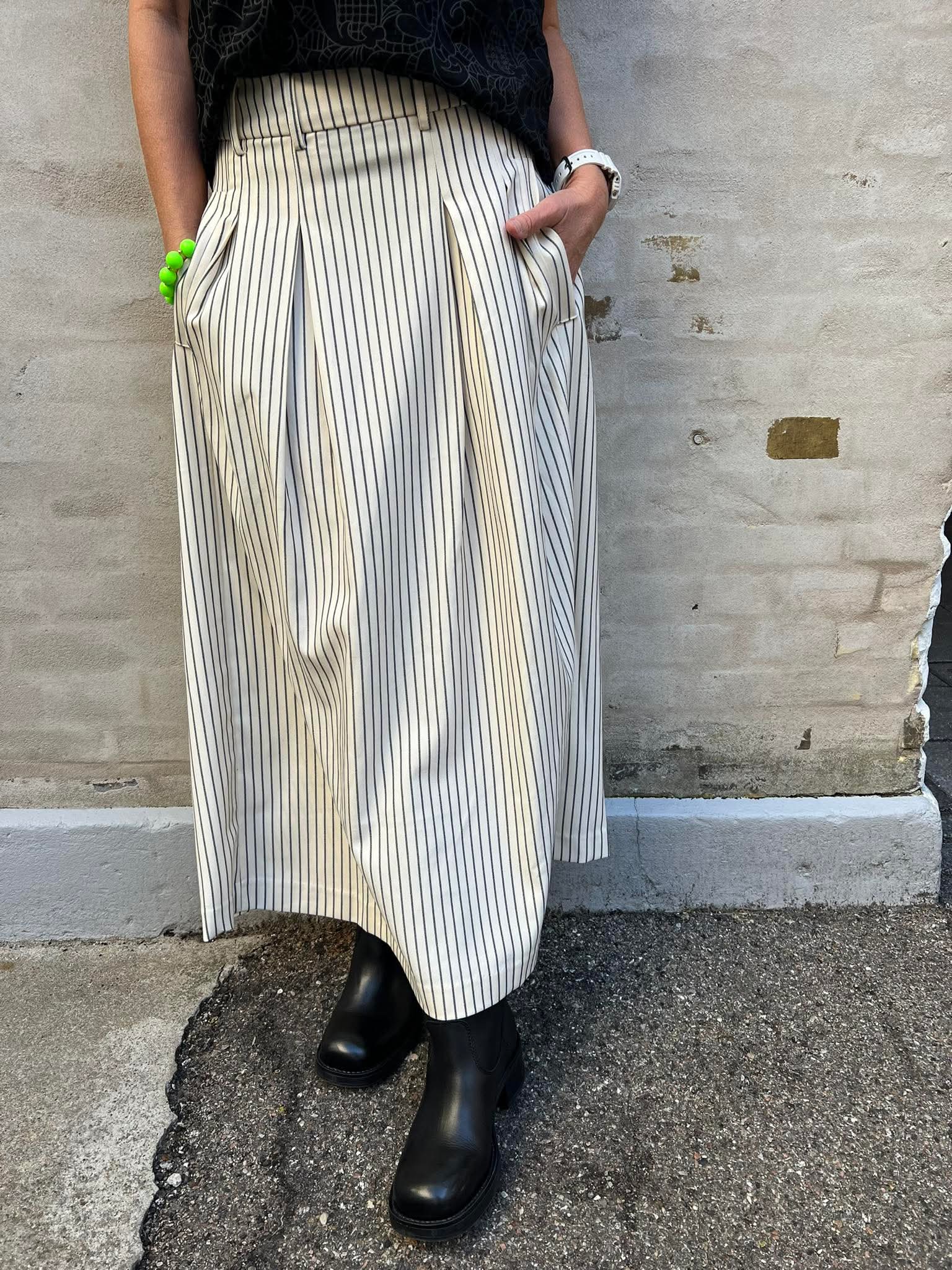 SalvieCC Anya Pleat Skirt - White