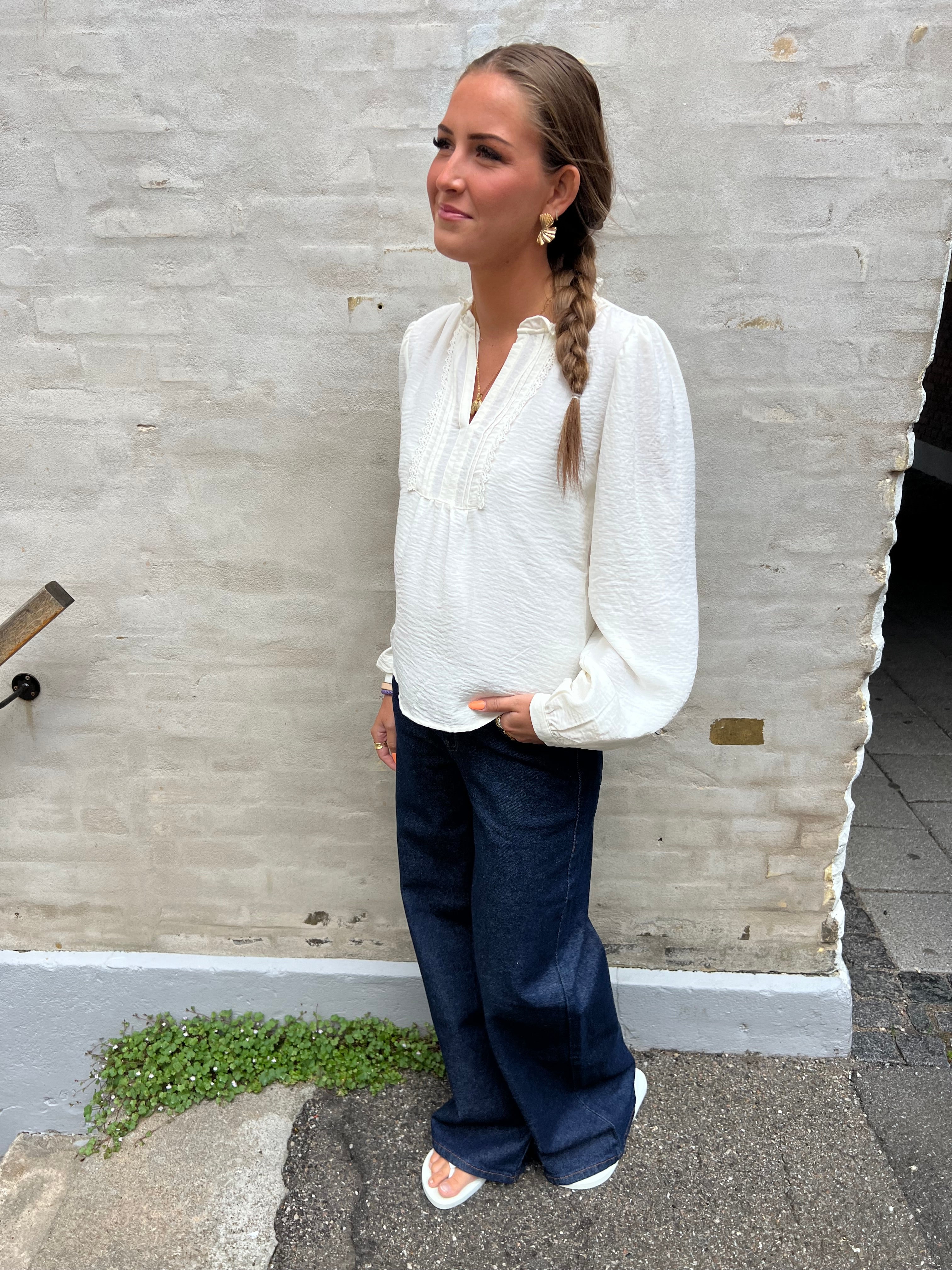 RACHEL LIFE PINTUCK TOP - Cloud Dancer