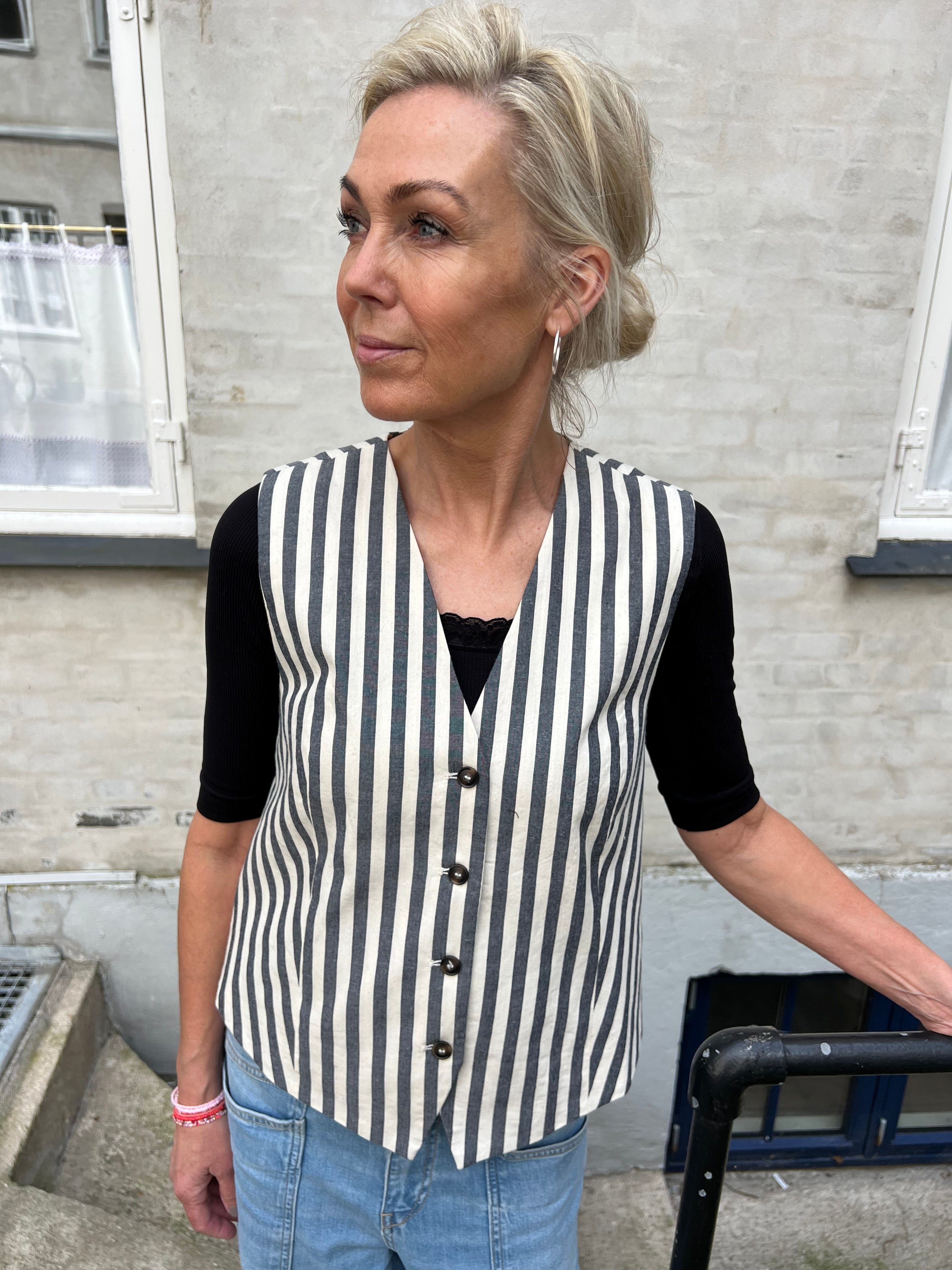 Maria Tailored vest deep navy