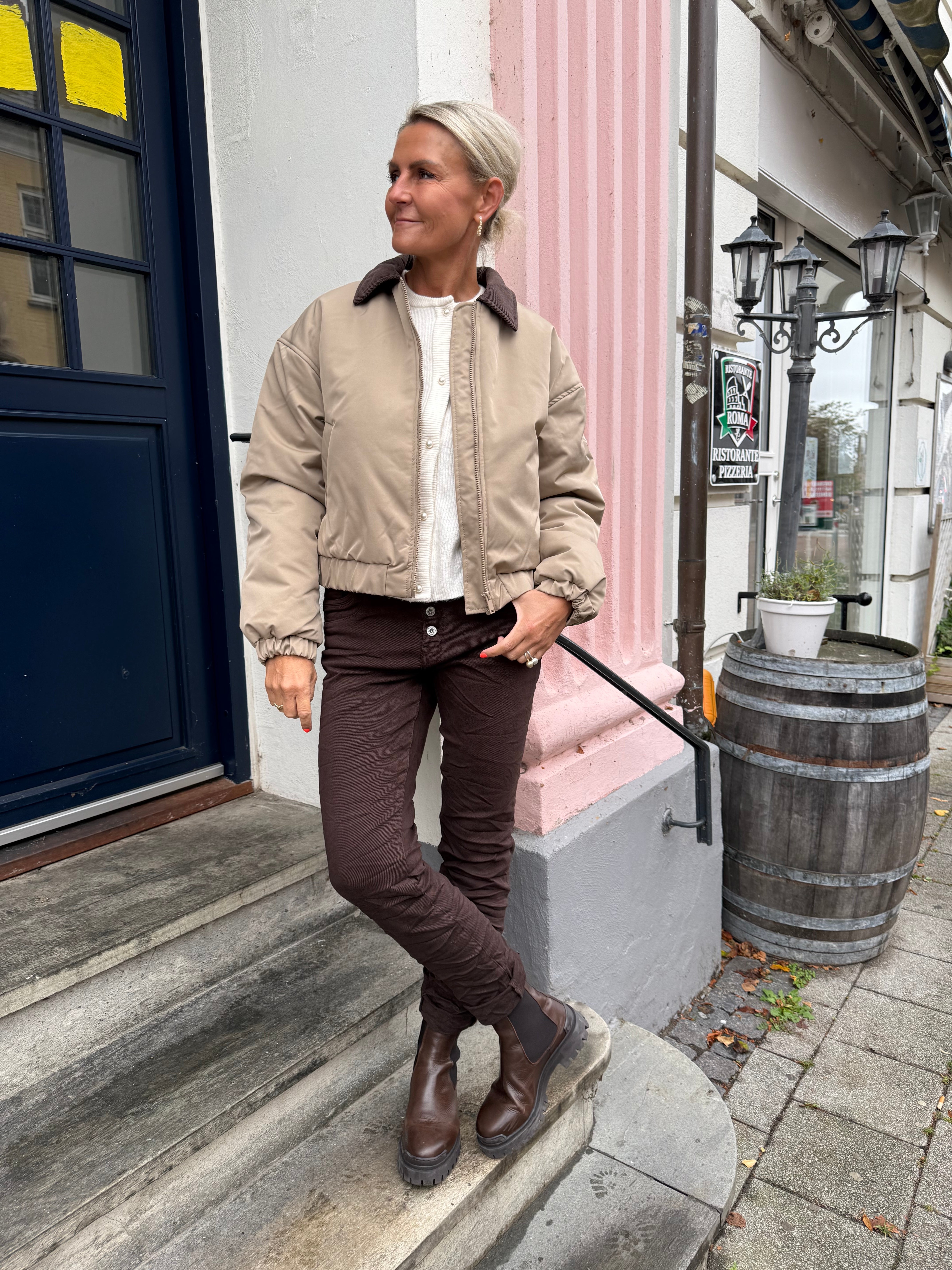 JORMA SHORT PADDED BOMBER JACKET - Greige_Hot fudge