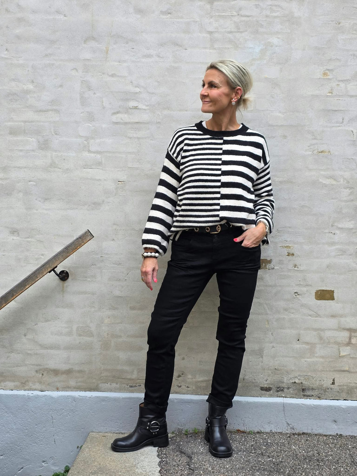 Jane Mid Waist Slim Jeans - Black