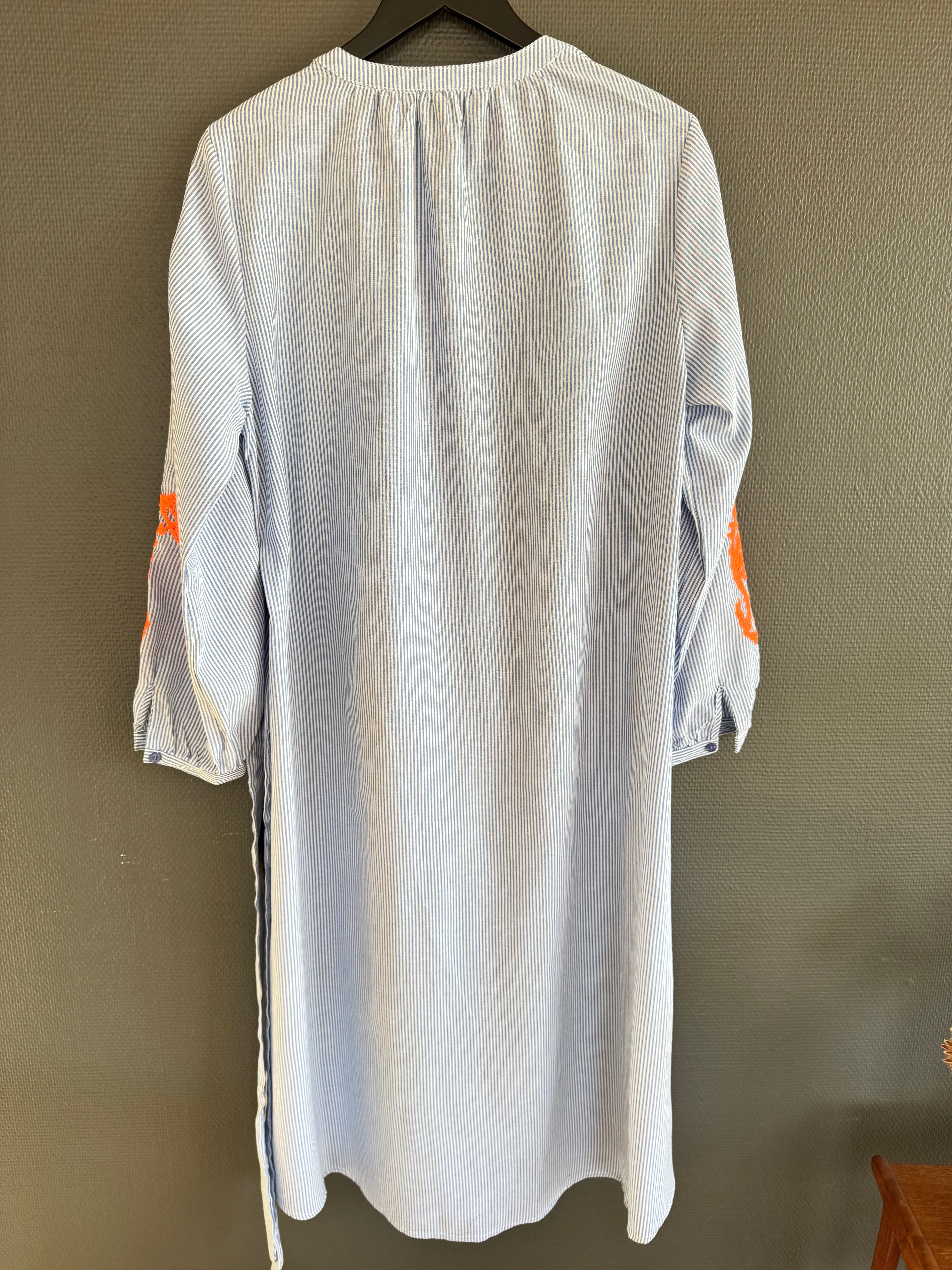 Boheme Dress w. Embrodery Blue