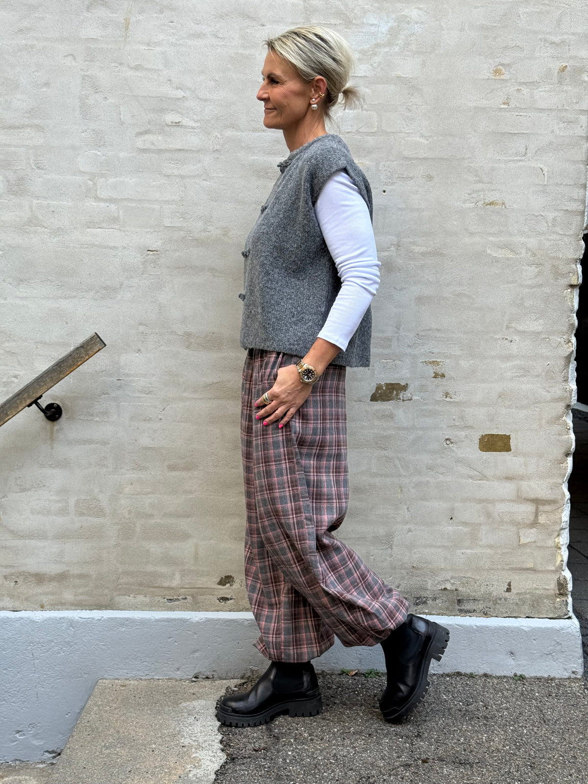 Celestia Knit Vest - Dark Grey