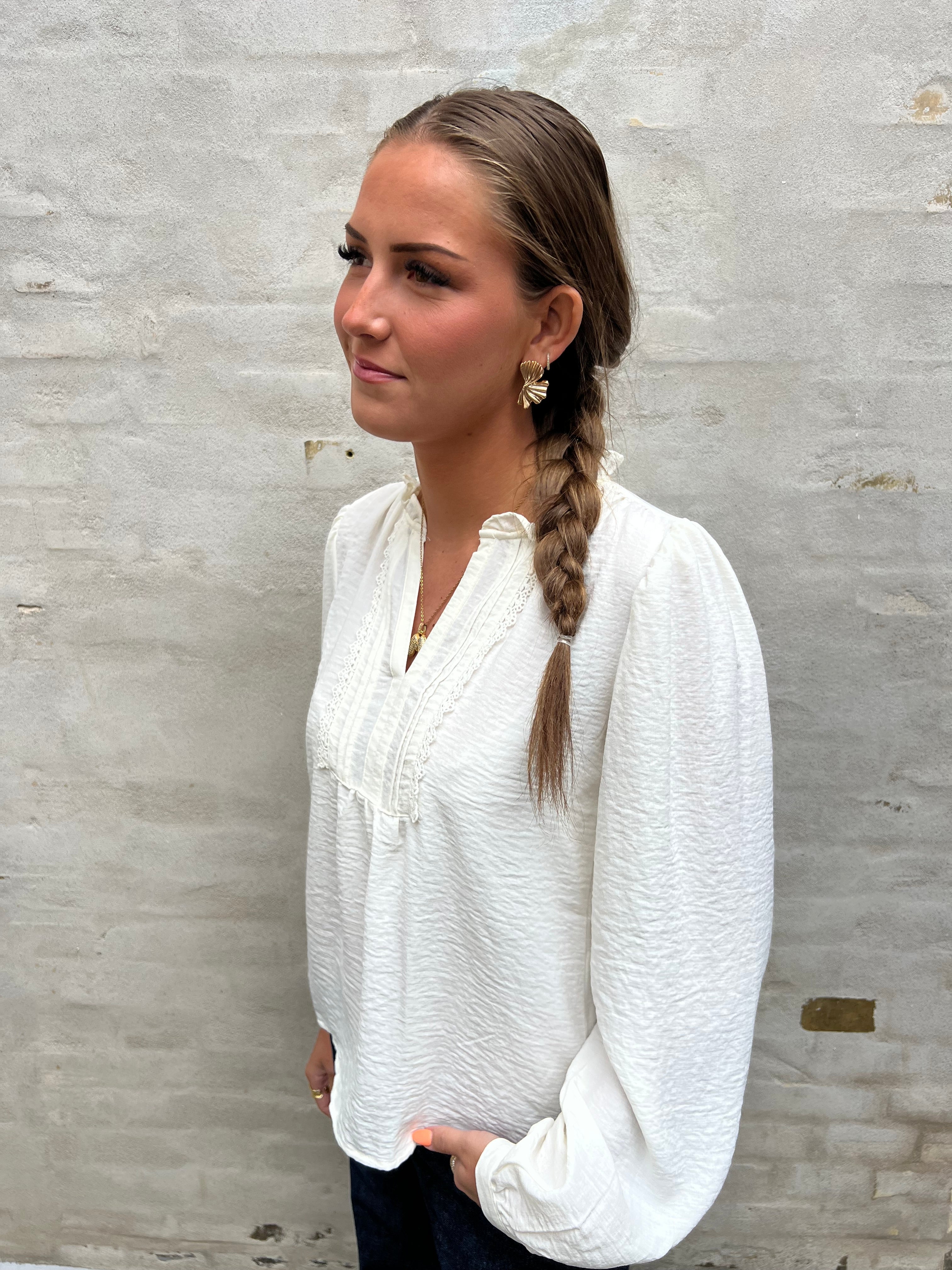 RACHEL LIFE PINTUCK TOP - Cloud Dancer