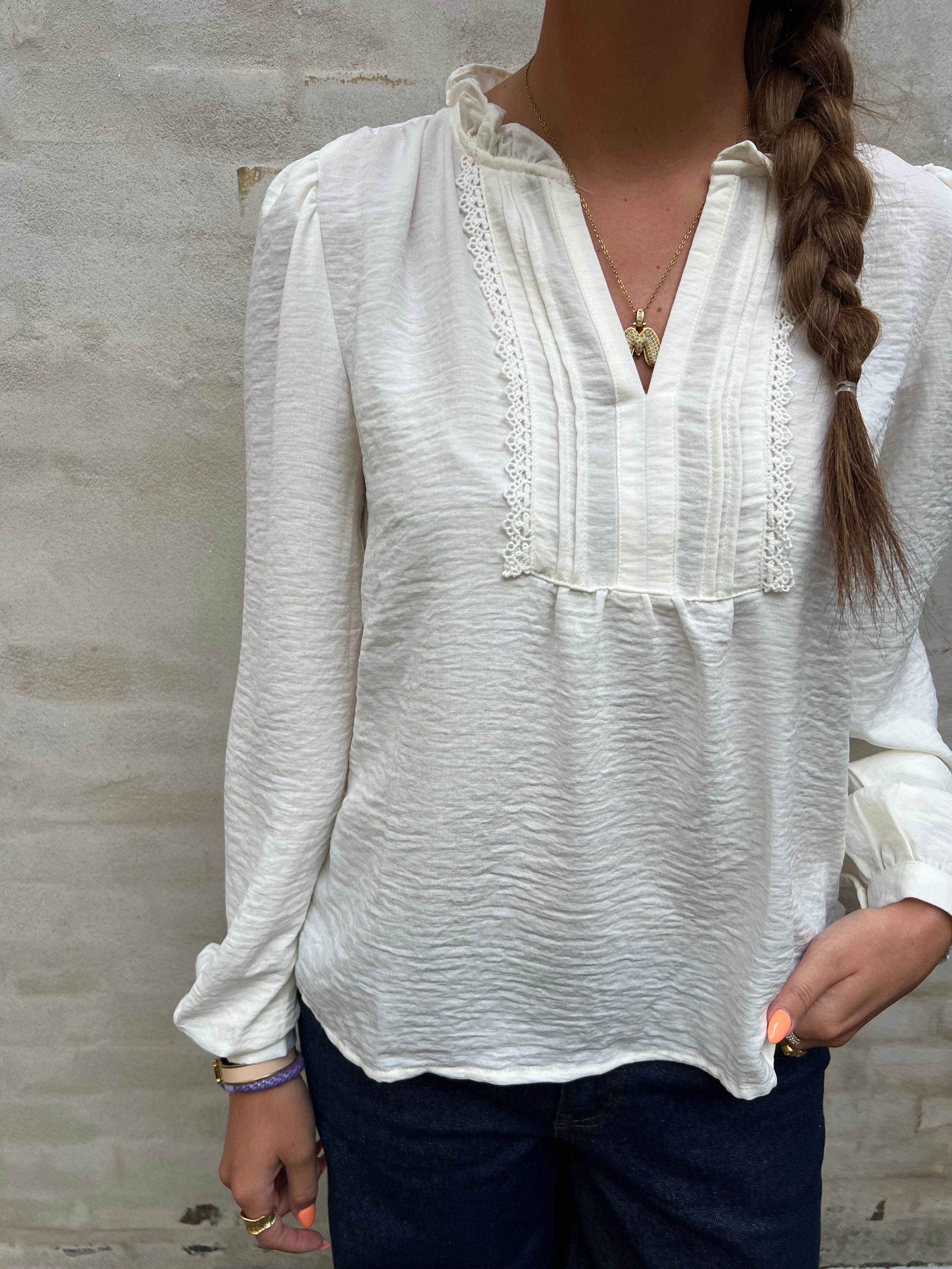 RACHEL LIFE PINTUCK TOP - Cloud Dancer