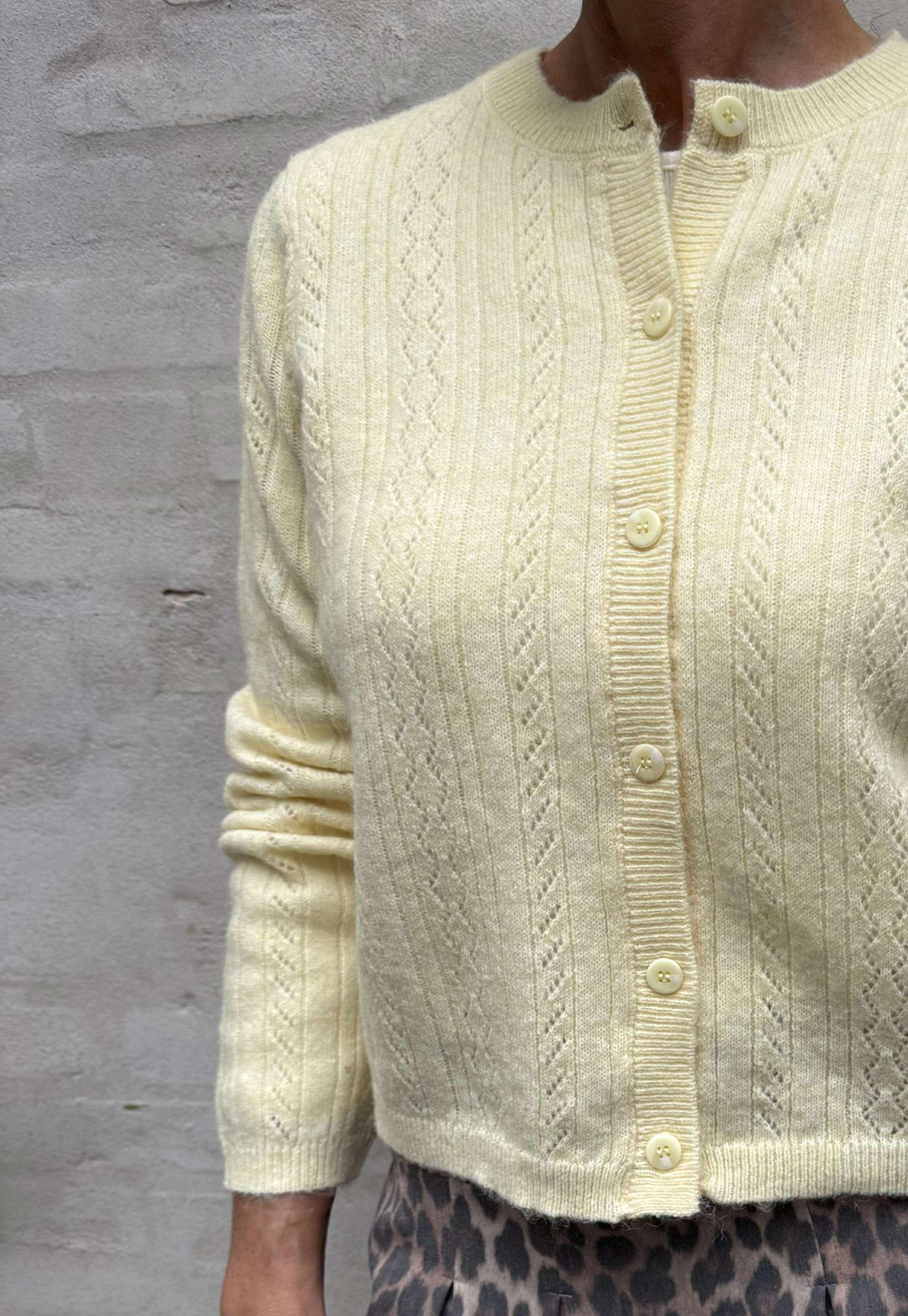 APRIL LIFE LS O-NECK CARDIGAN - Pastel Yellow_MELANGE