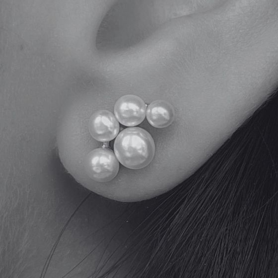 Bloom pearl berries gold