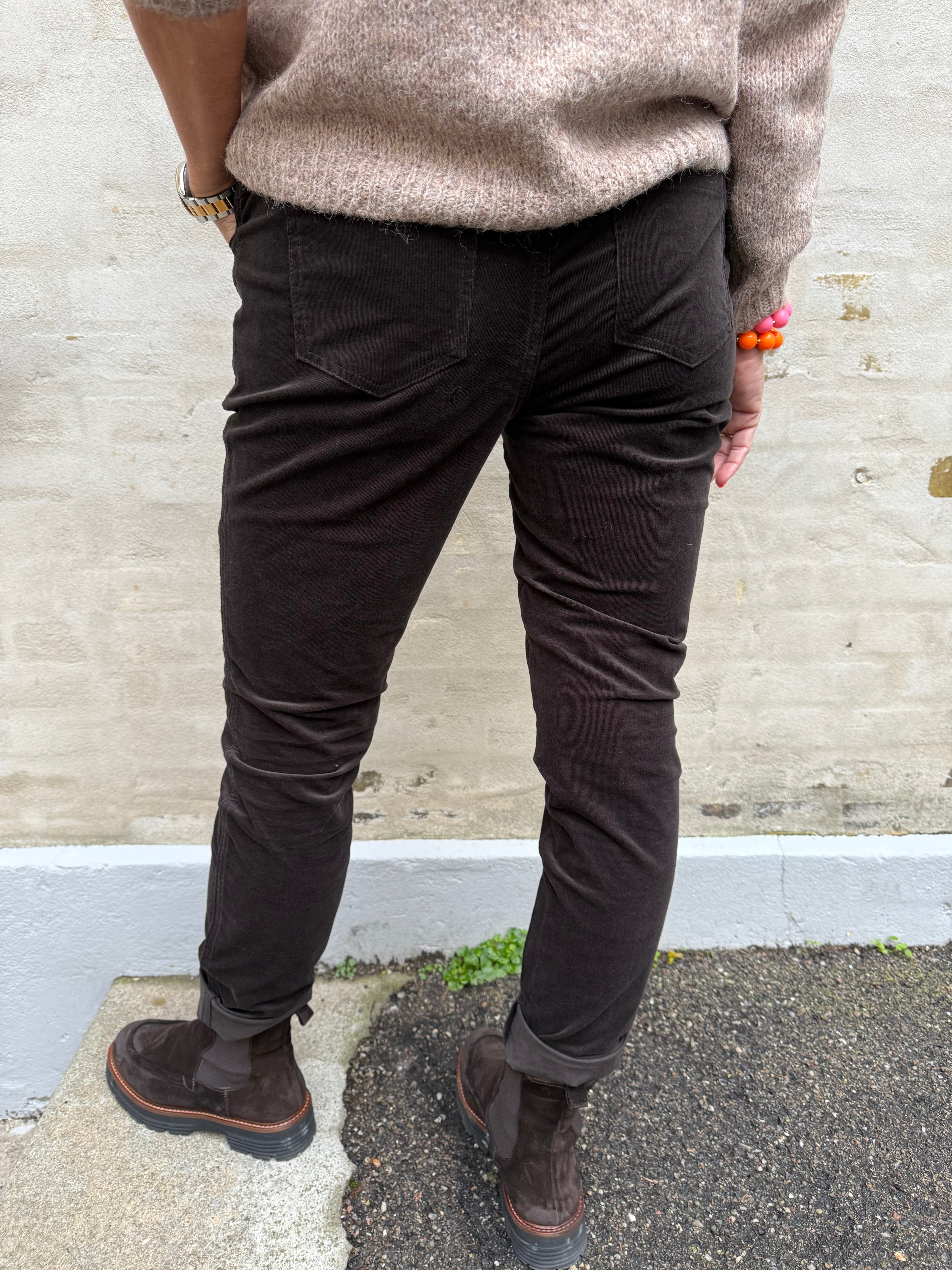 Yulius Corduroy Pants - Dark Brown