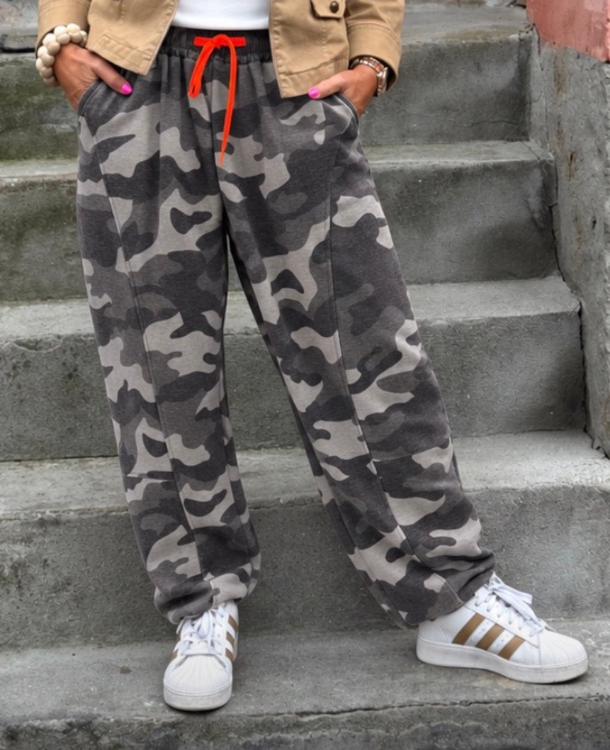Very Camo Sweatpants - Khaki/Beige