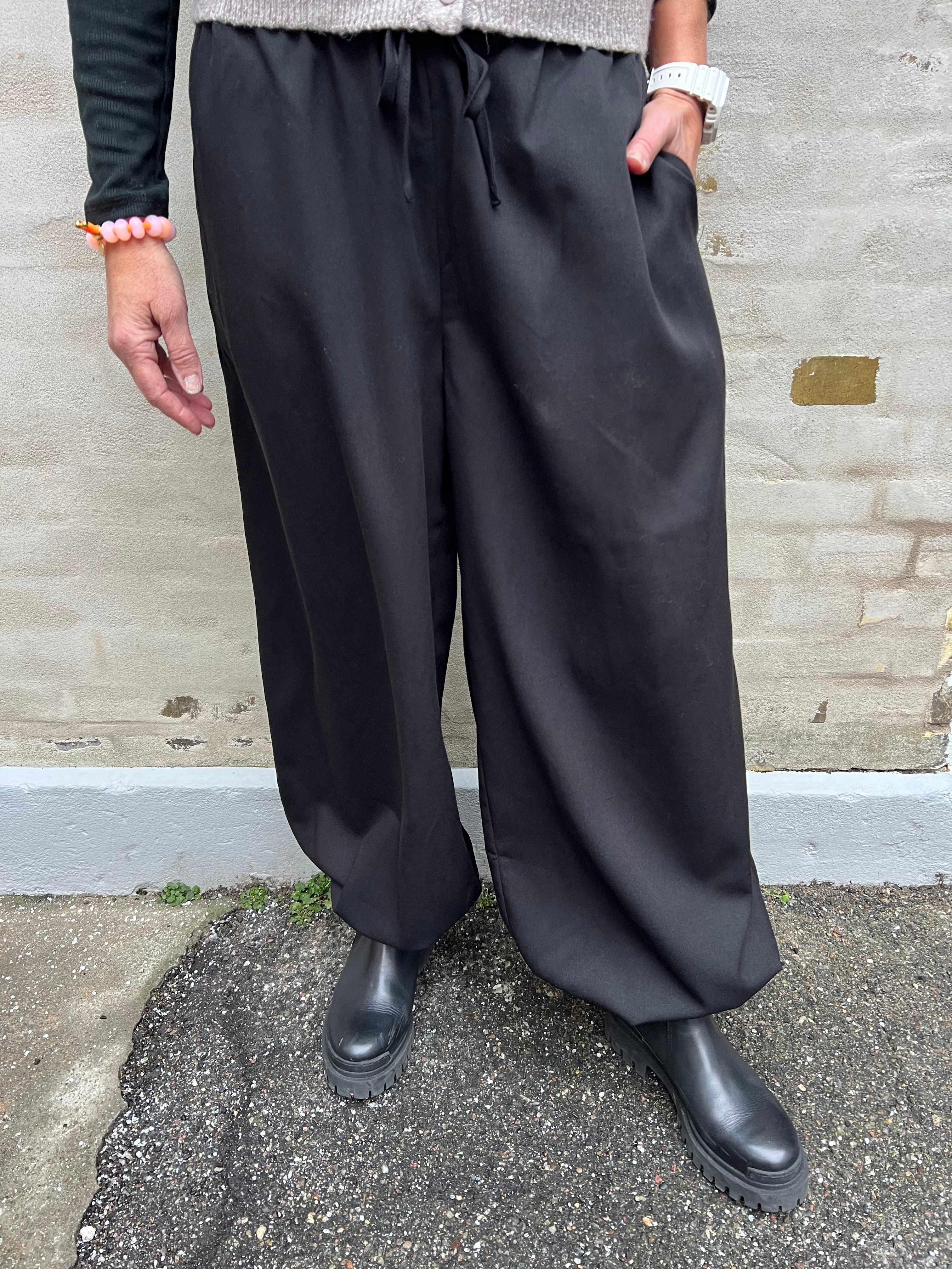 PALOMA LOOSE PANT - Black