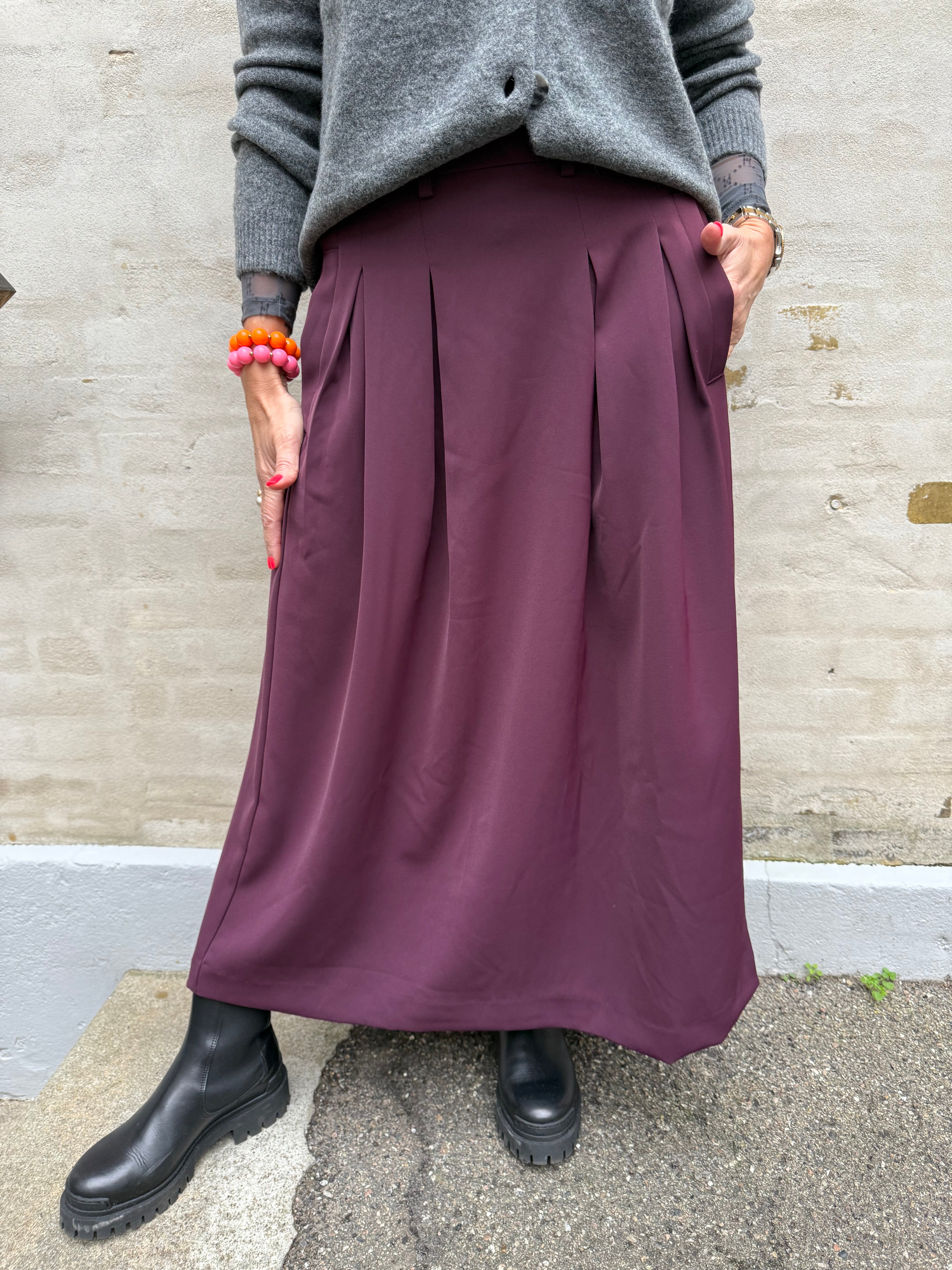 Anya pleat skirt - Winered