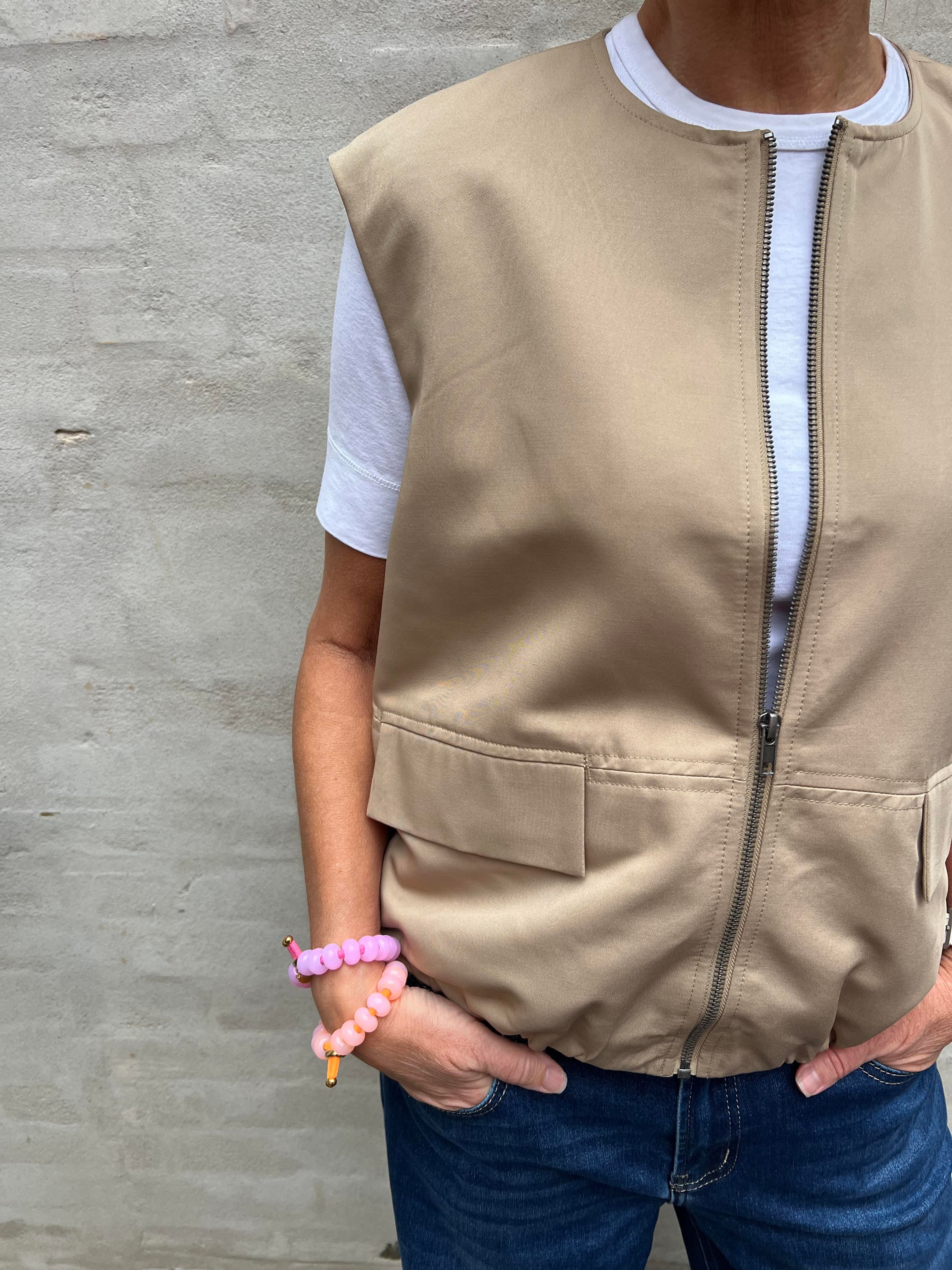 BERIT BALLOON BOMBER VEST - Travertine