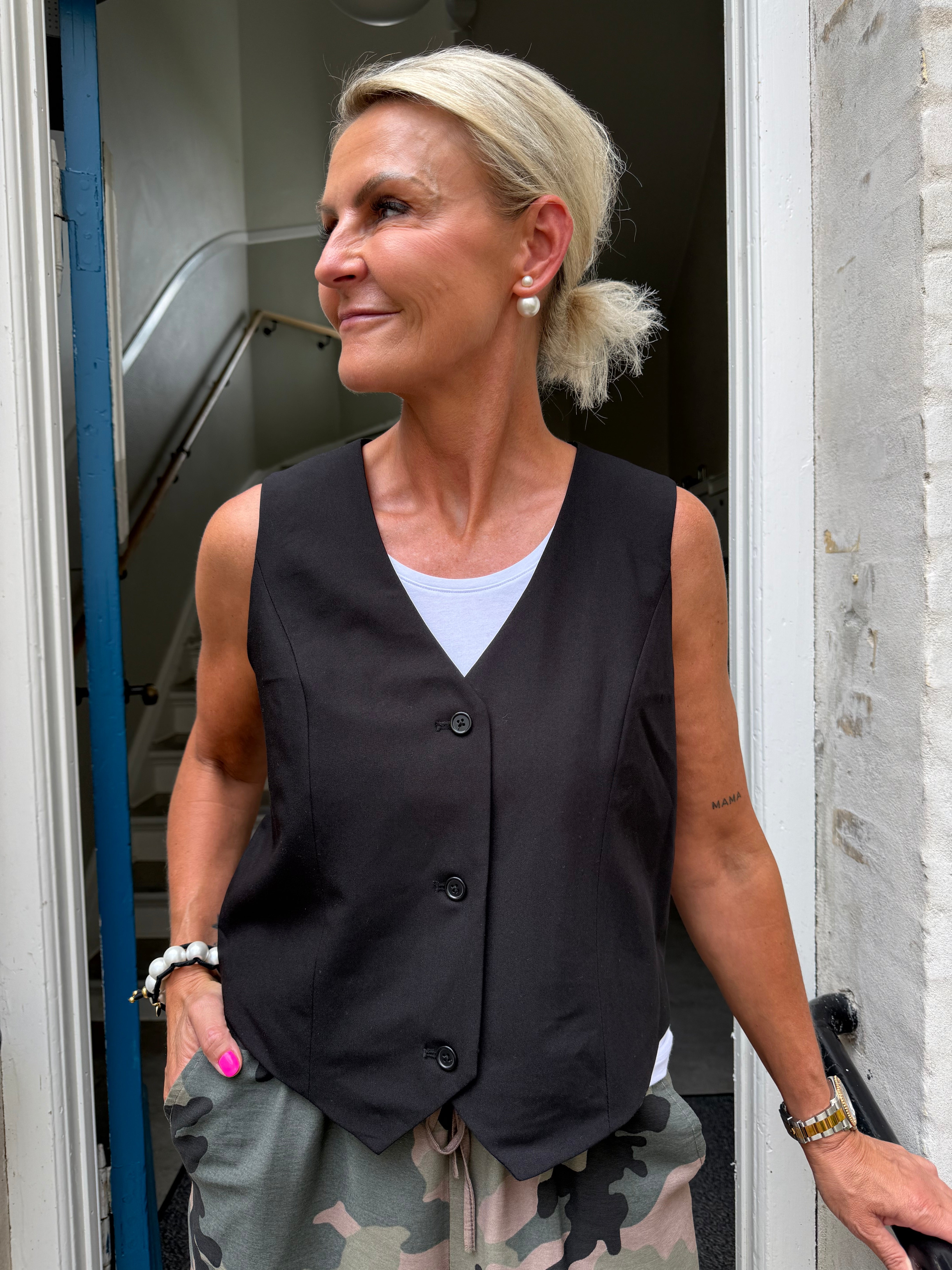 BOSELLA VEST - Black