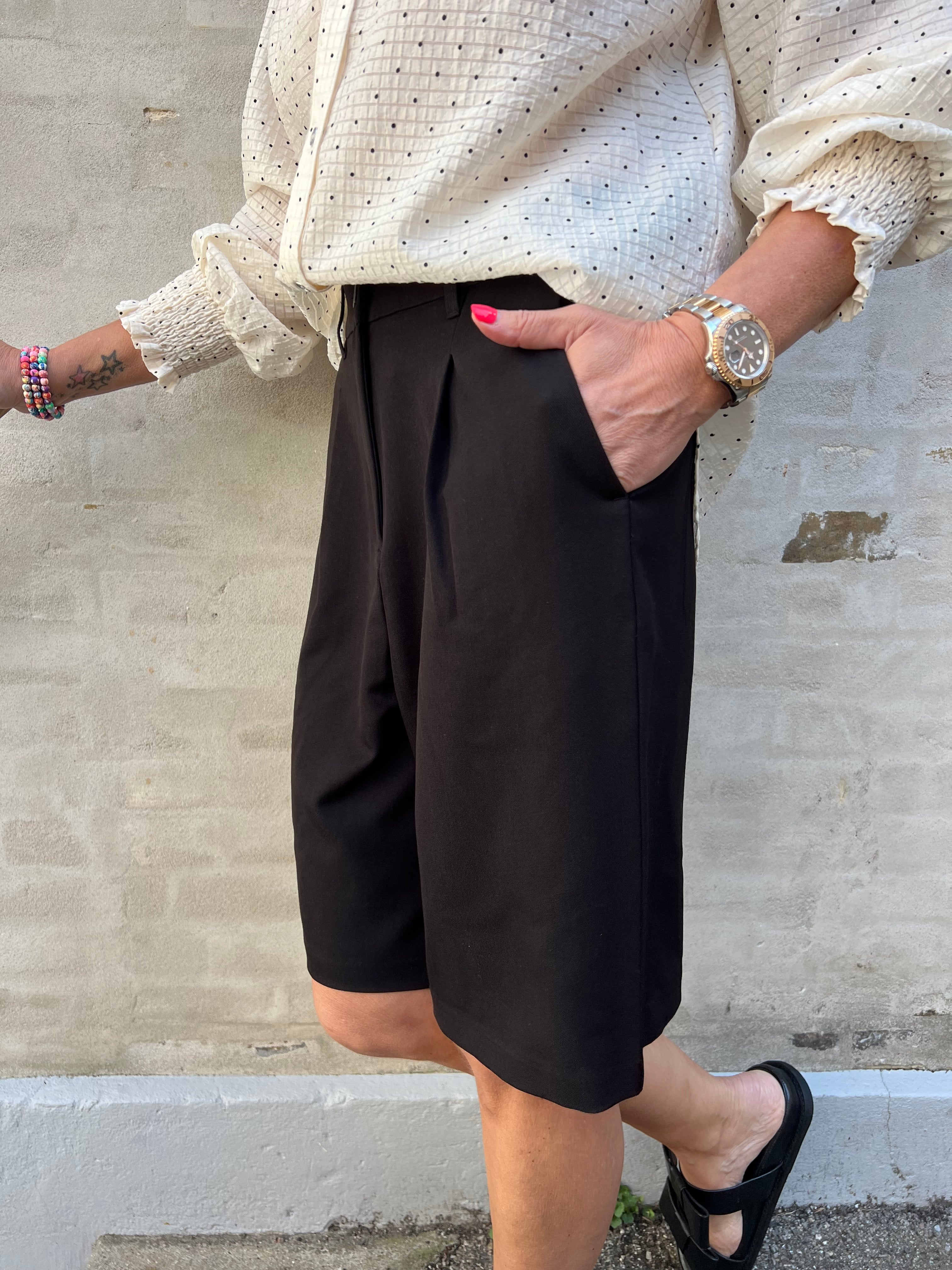 Kamil HW Shorts - Black
