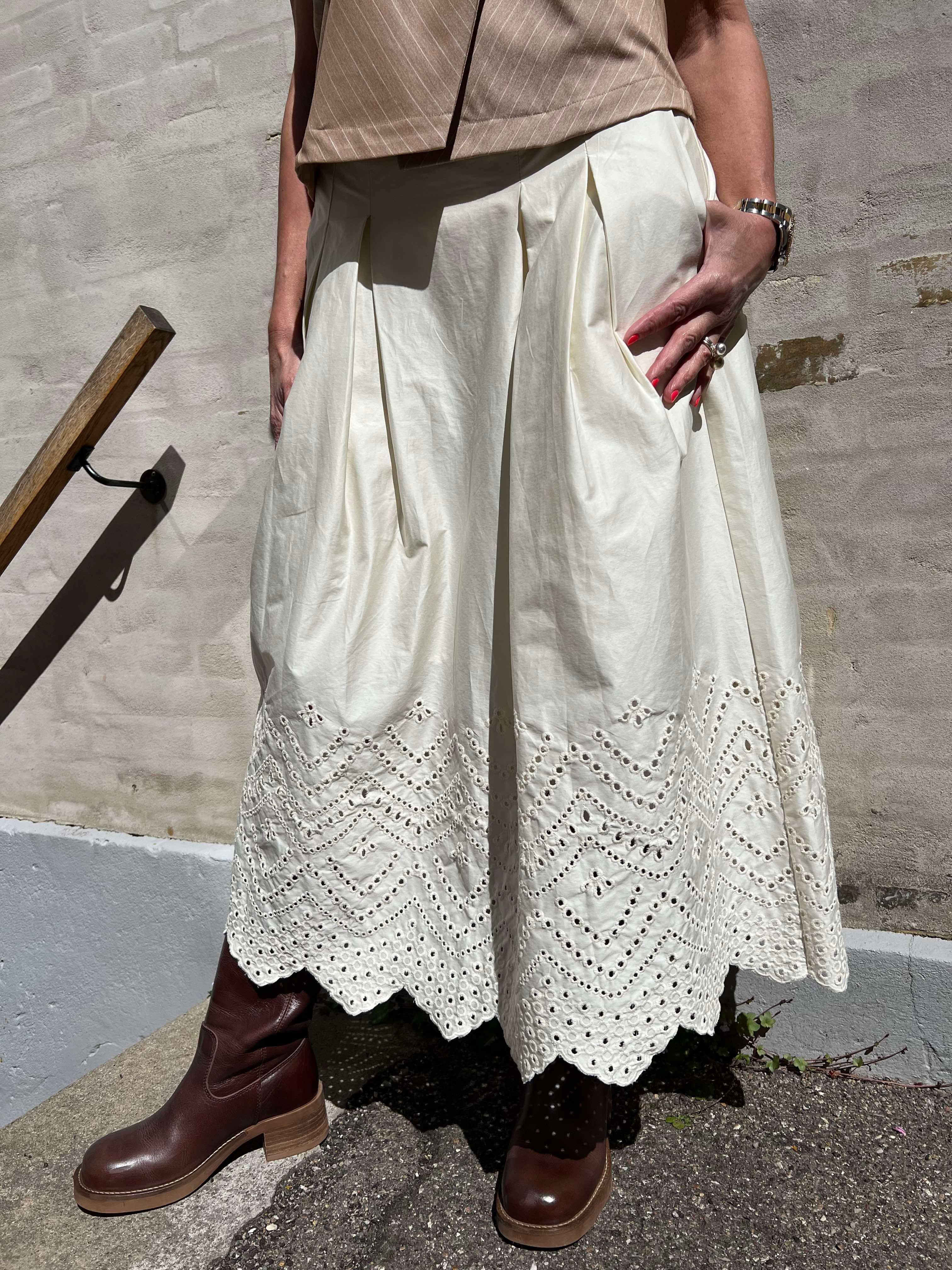 Poppy Anglaise Skirt Bone