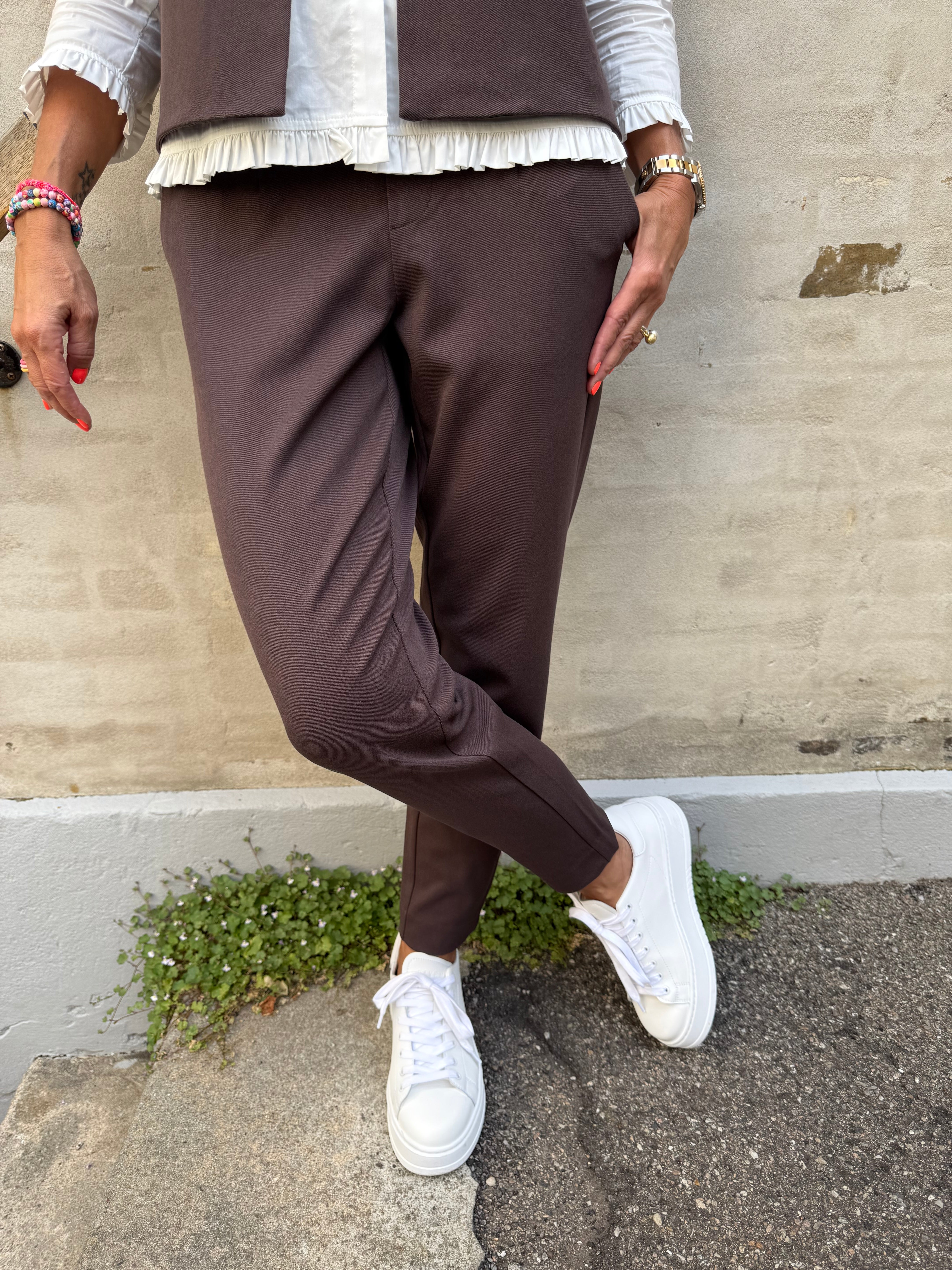 Lisa Slim Pant - Seal Brown