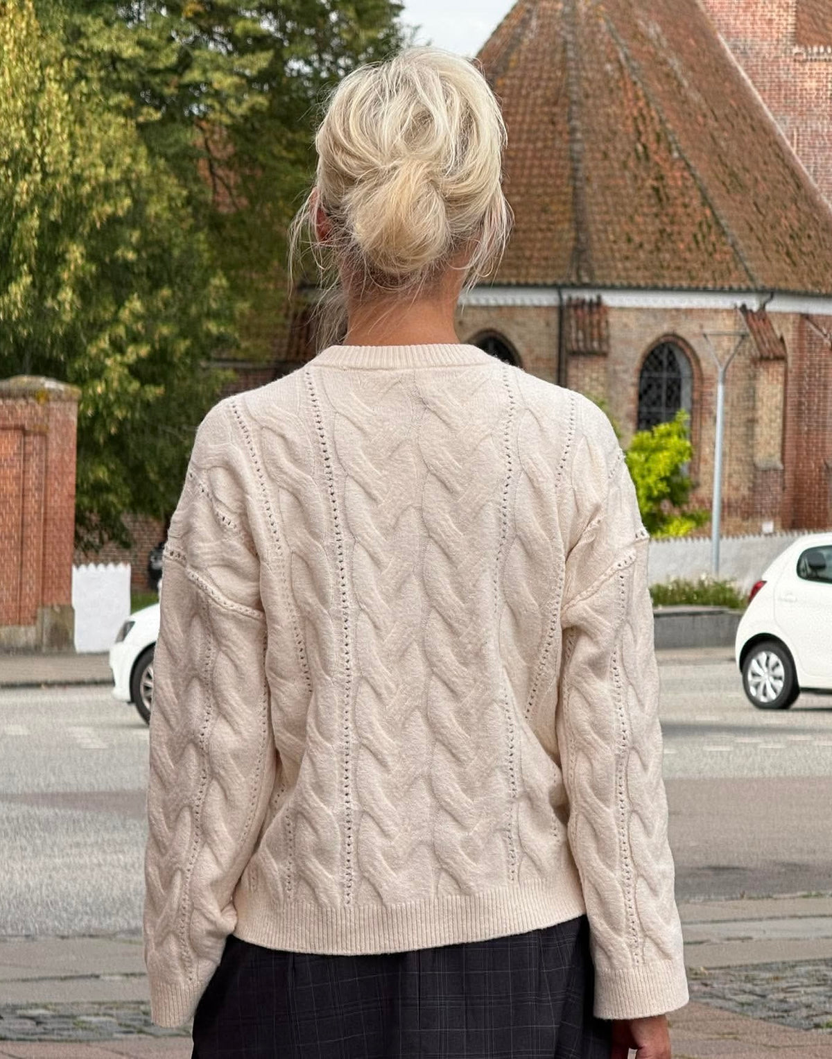 KATHY LS O-NECK CABLE KNIT - Birch MELANGE