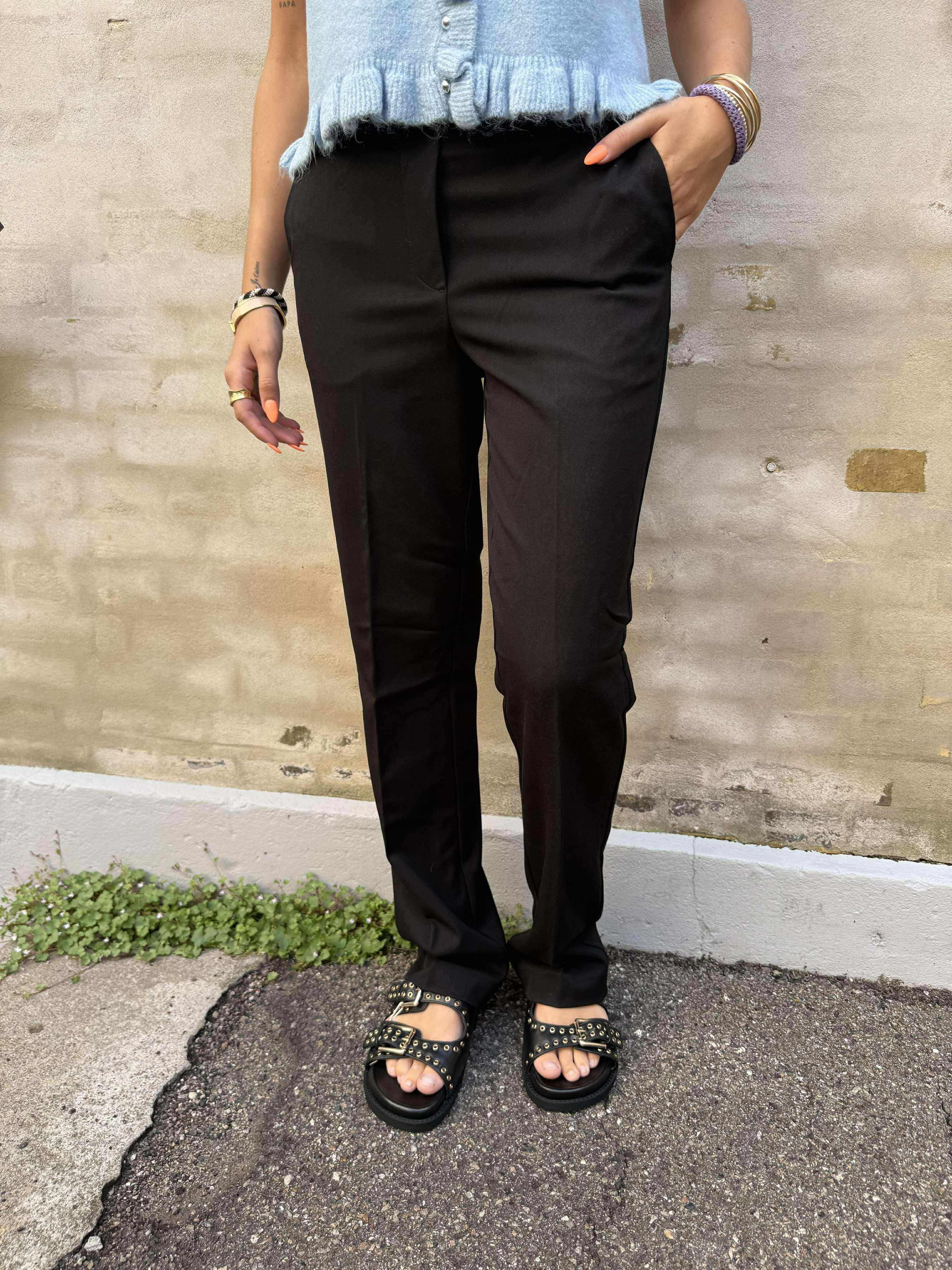 Lisa Straight Pant - Black