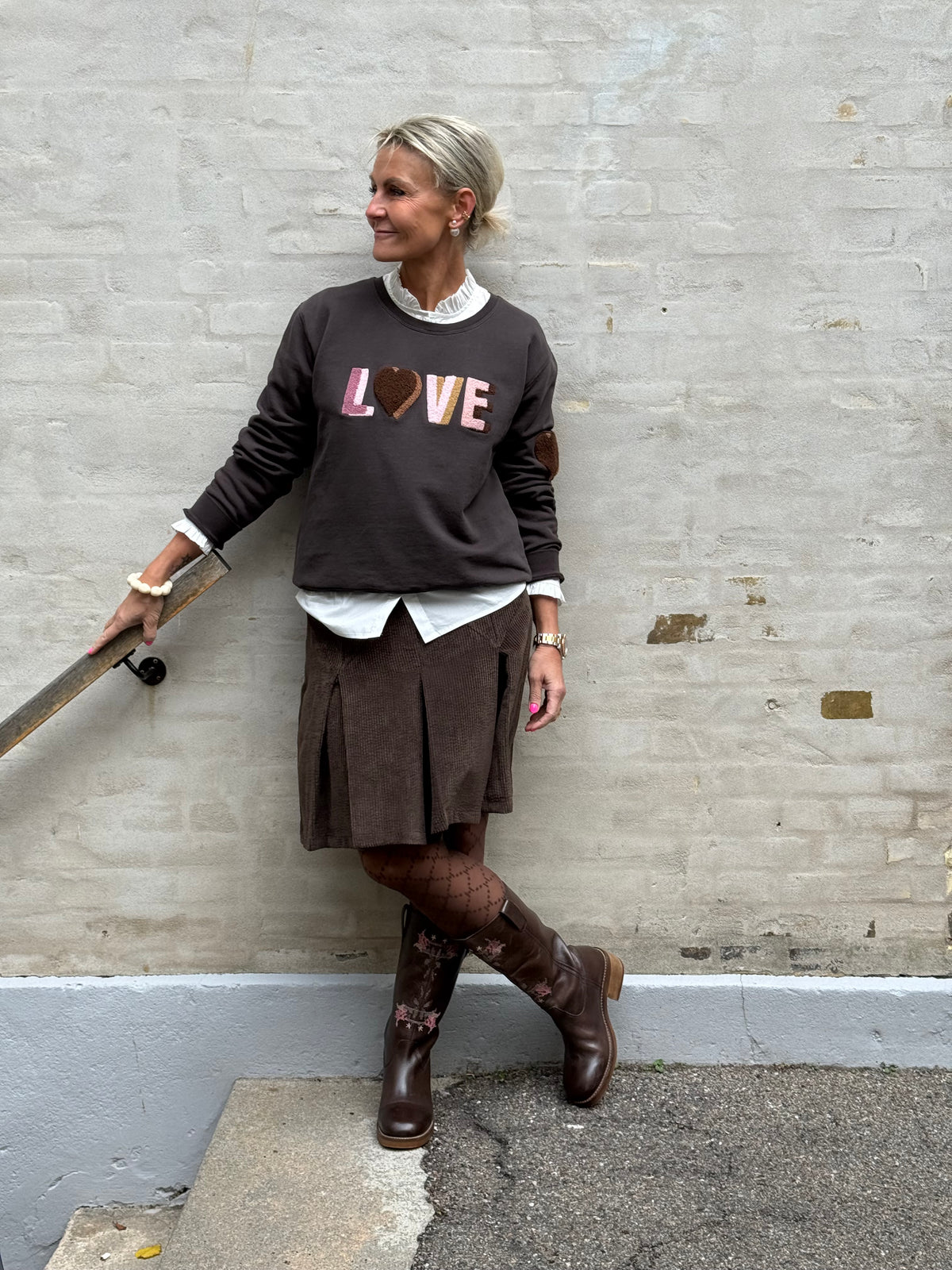 Sweat LOVE - Chicory Coffee/Pink