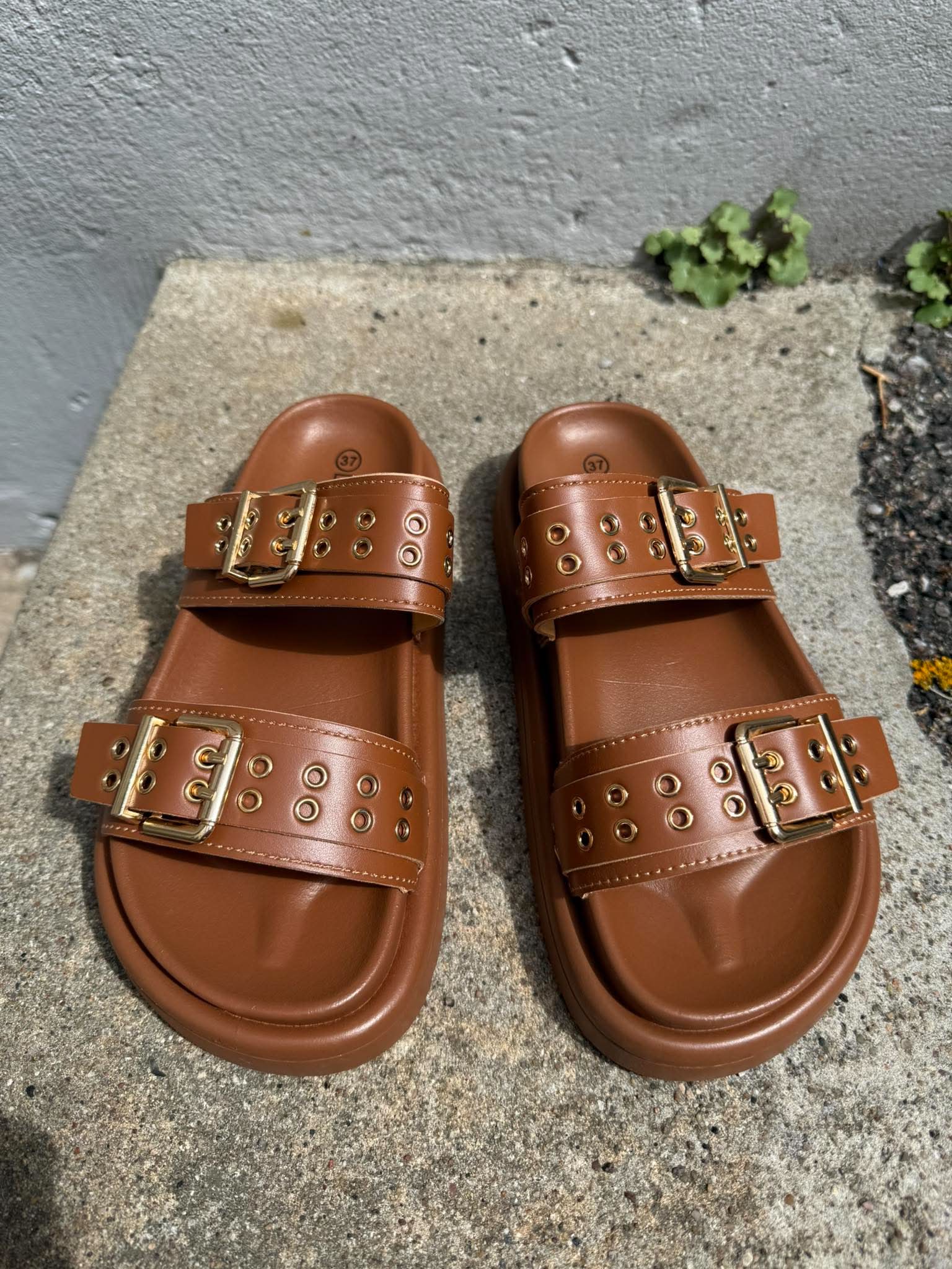 Holy Moly Sandals - Camel