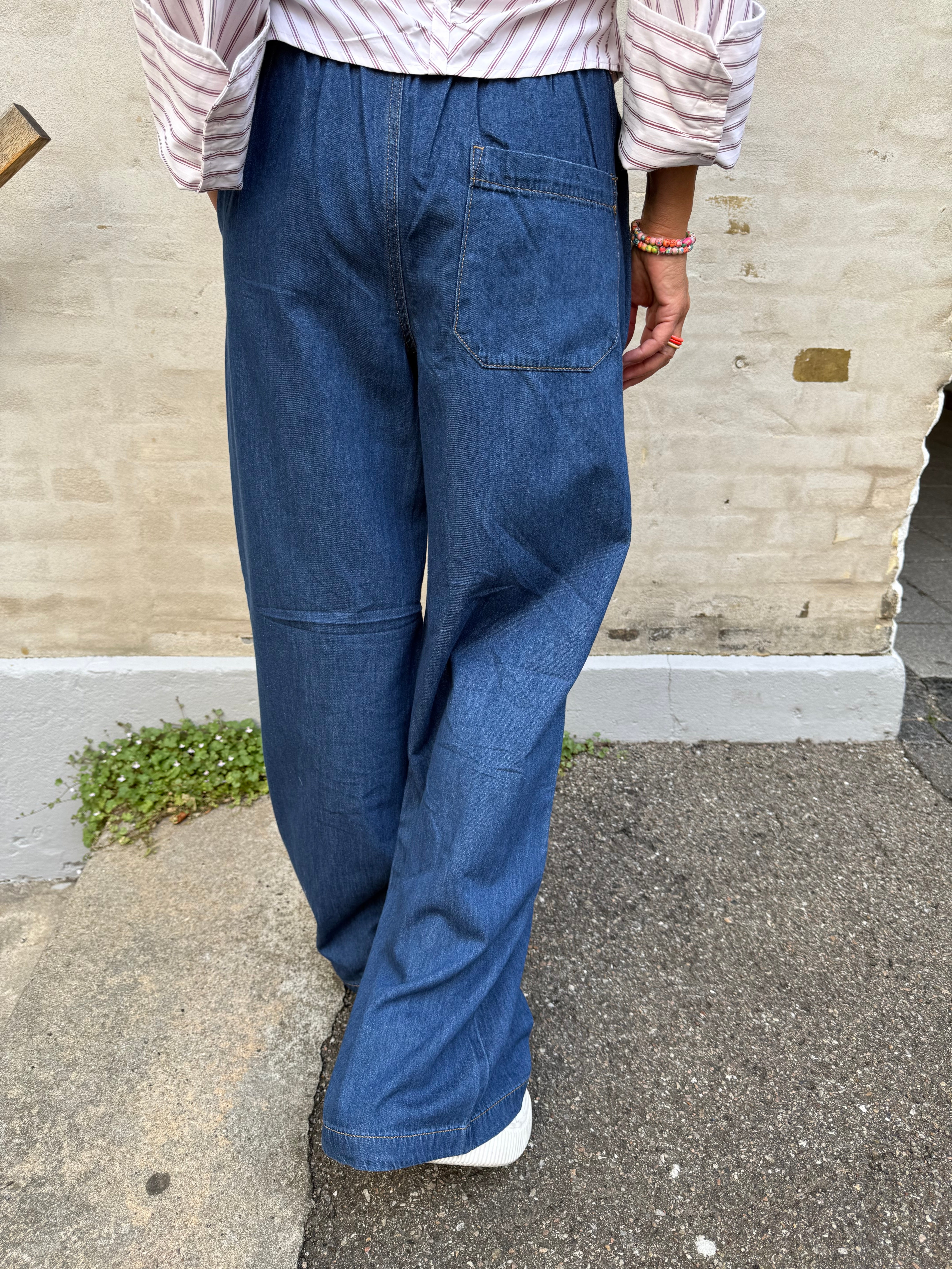 Avril Bukser - Dark Blue Wash