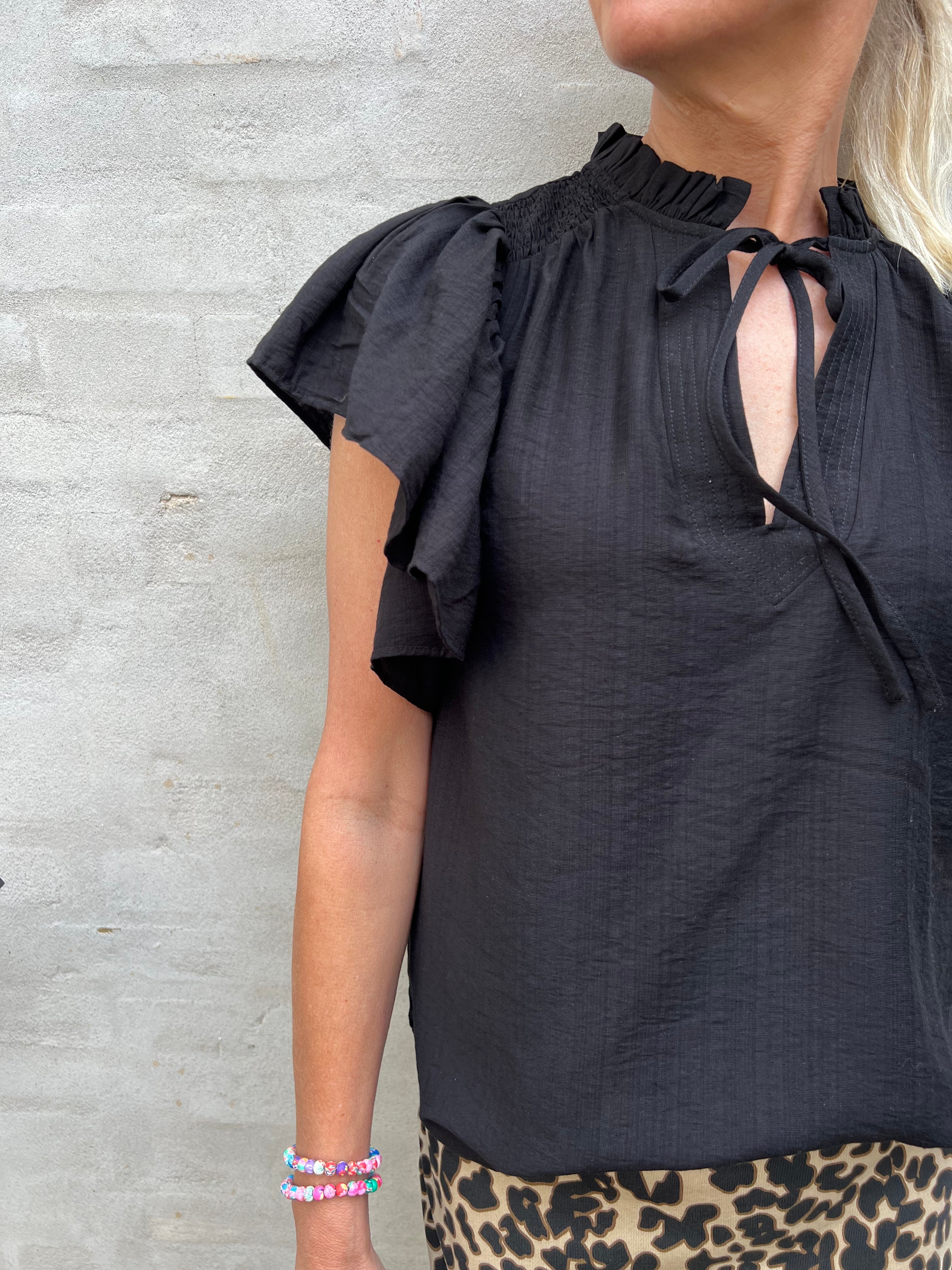 Hera Frill Top Black