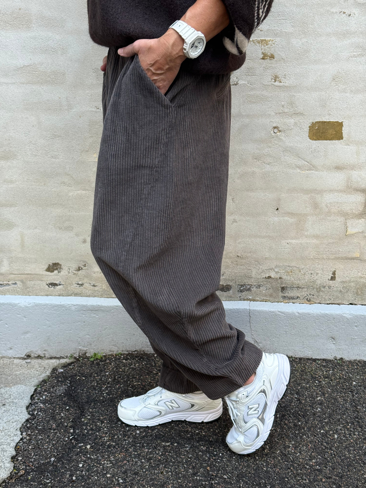 Vera Corduroy Pants - Dark Brown
