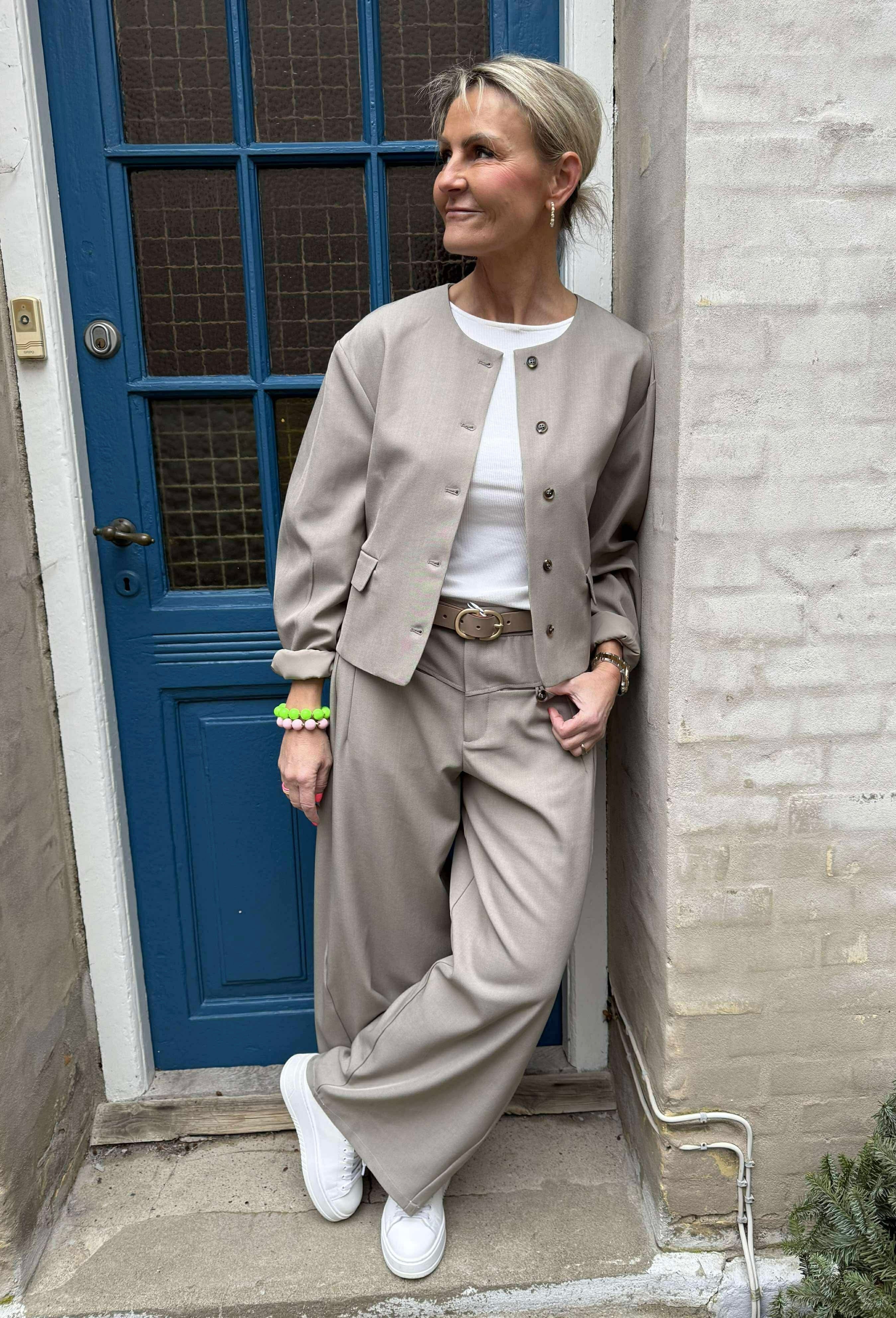 Aranti Structure Curve Jacket - Warm Grey