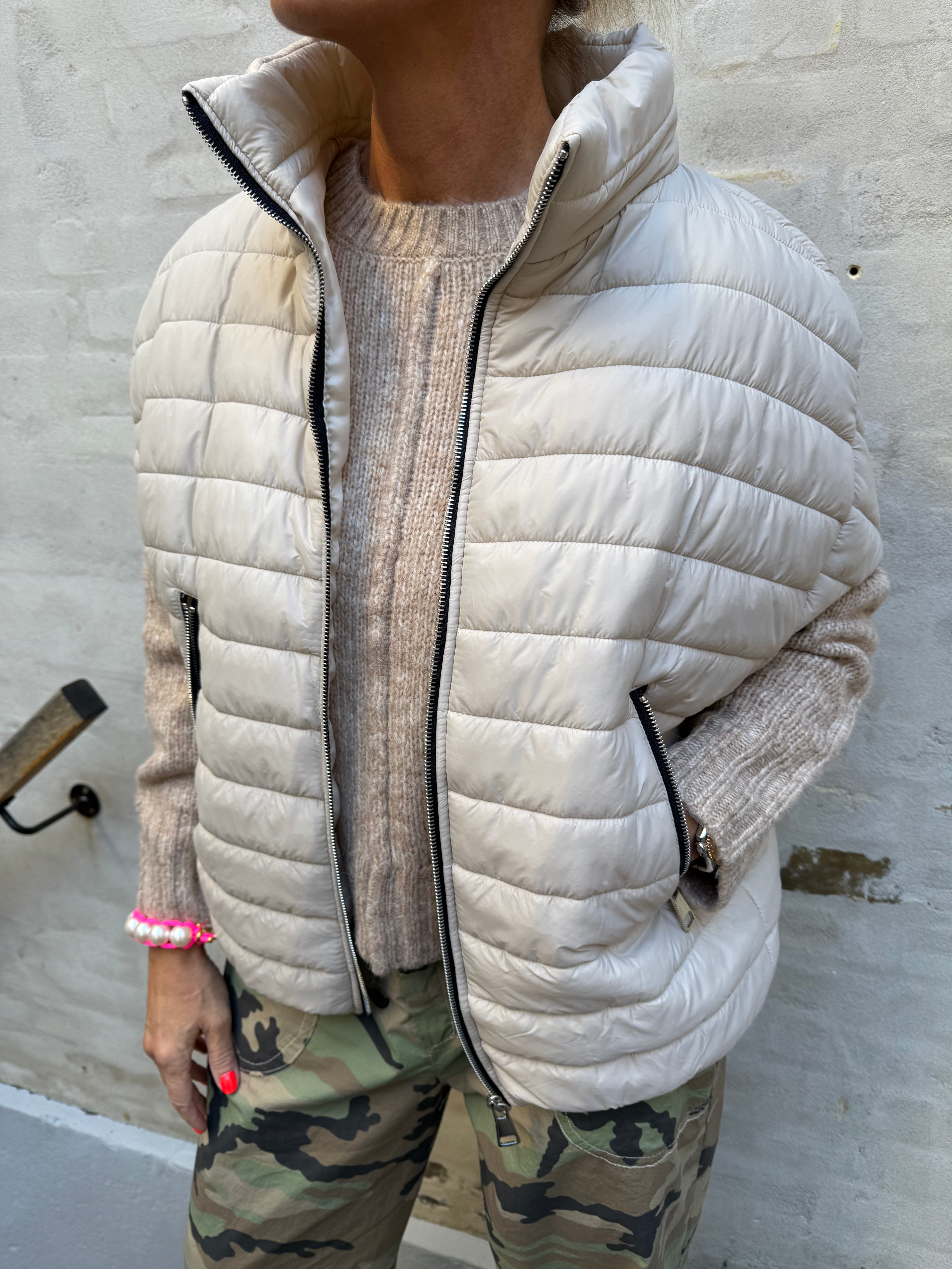 Qulited West - Beige