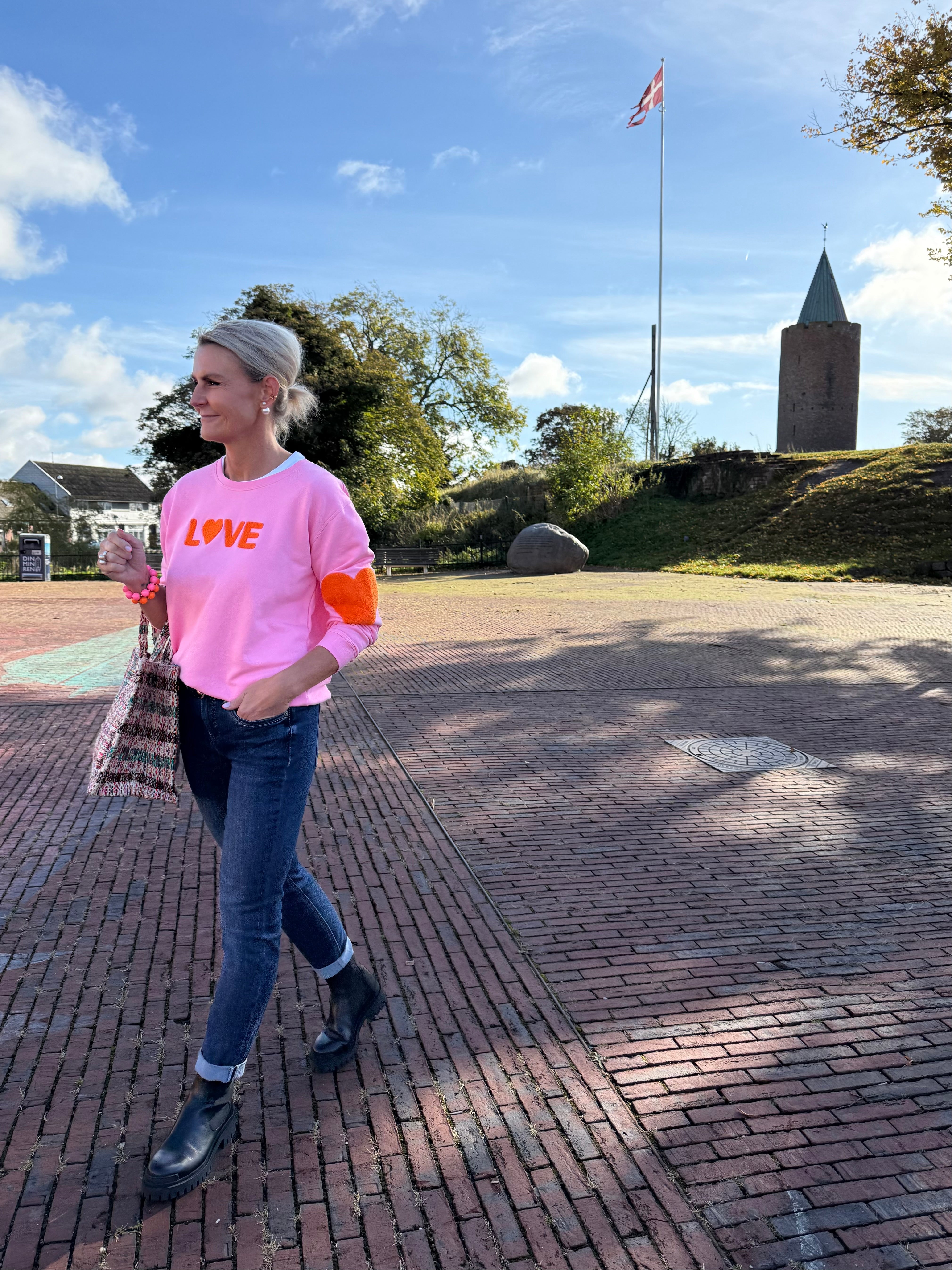 Sweat LOVE - Auora pink with orange embroidery classic