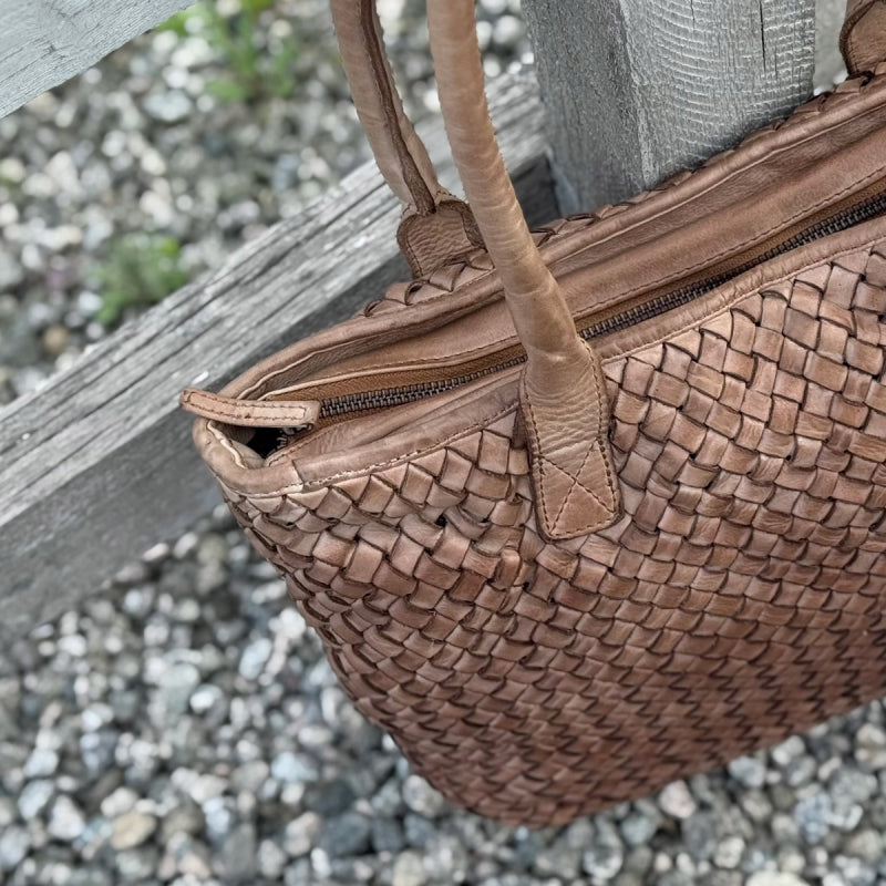 Carbella Urban Leather - Walnut