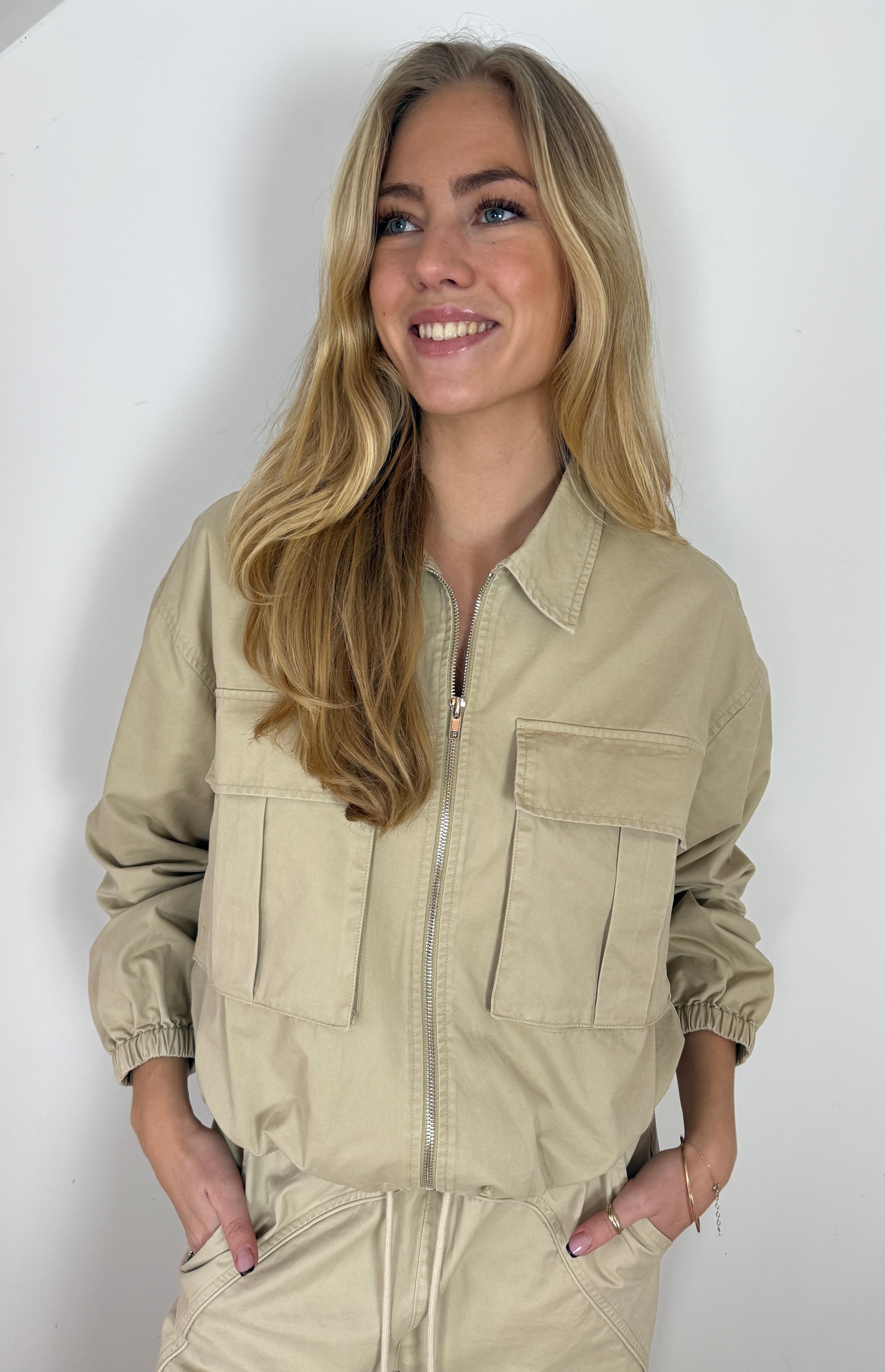 Carrie bomber army - Sand