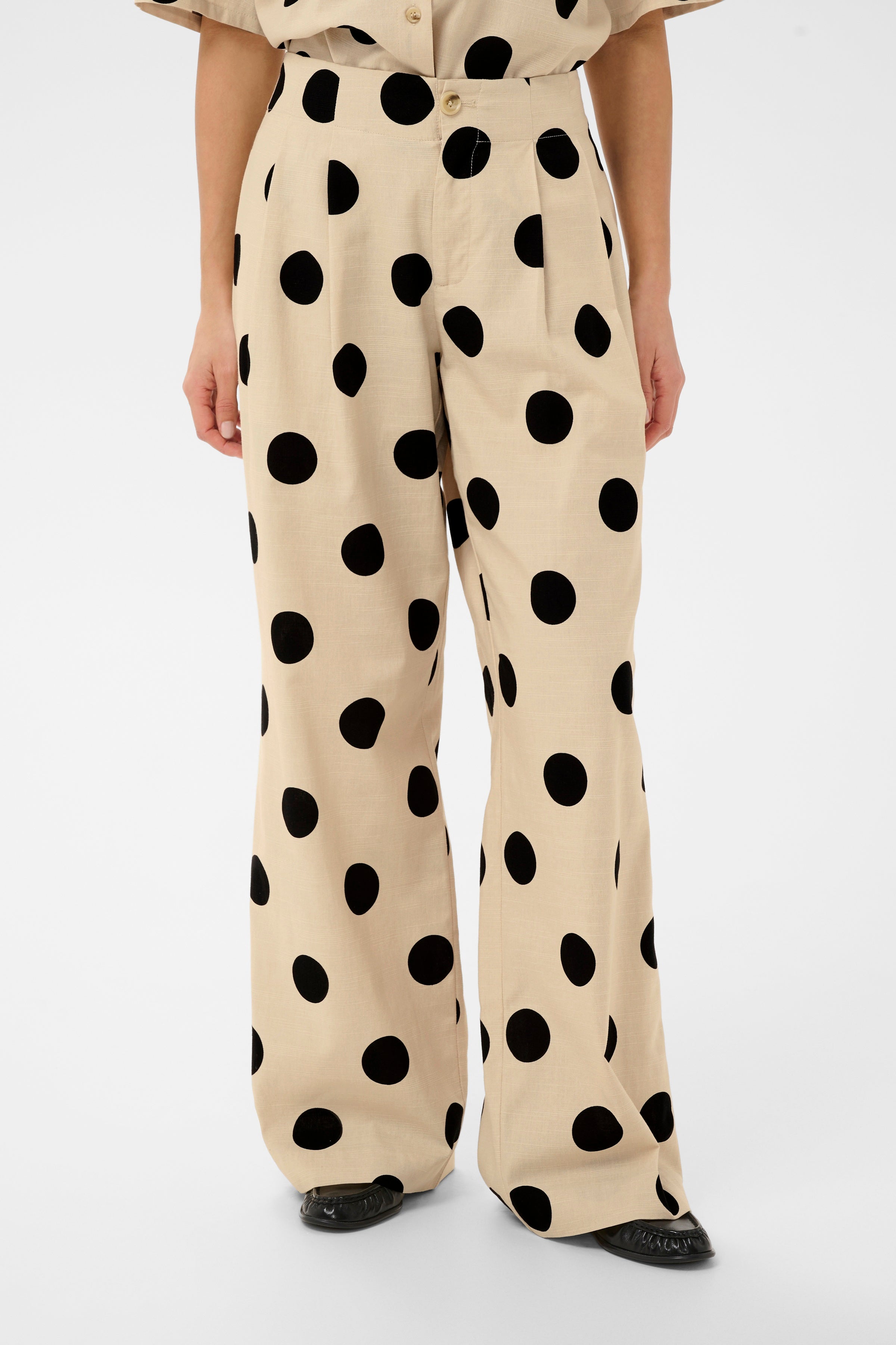 Tika Trousers - Whitecap/Black Dot