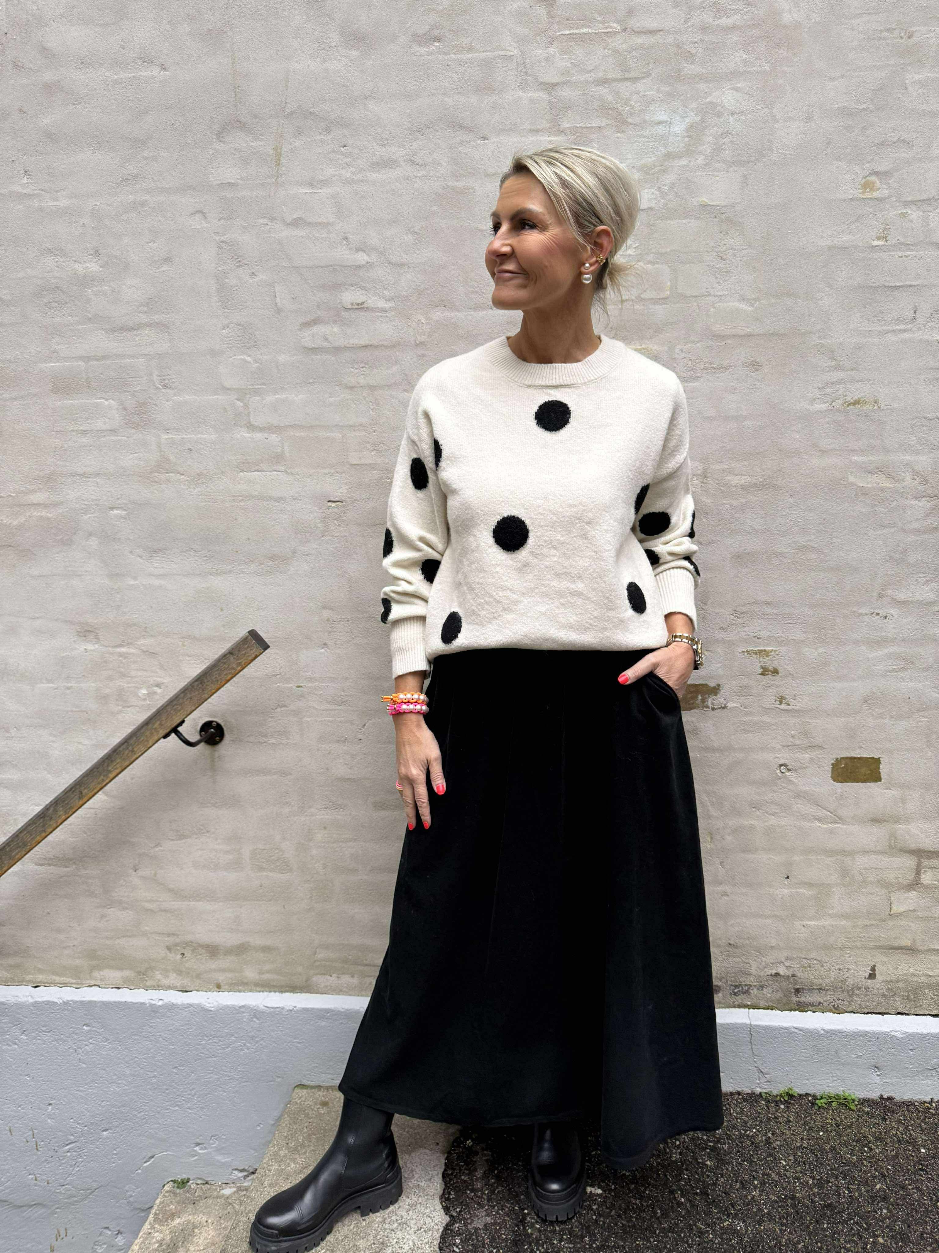 MONICA LIFE LS O-NECK DOT PULL - Cloud Dancer BLACK DOTS NORTH