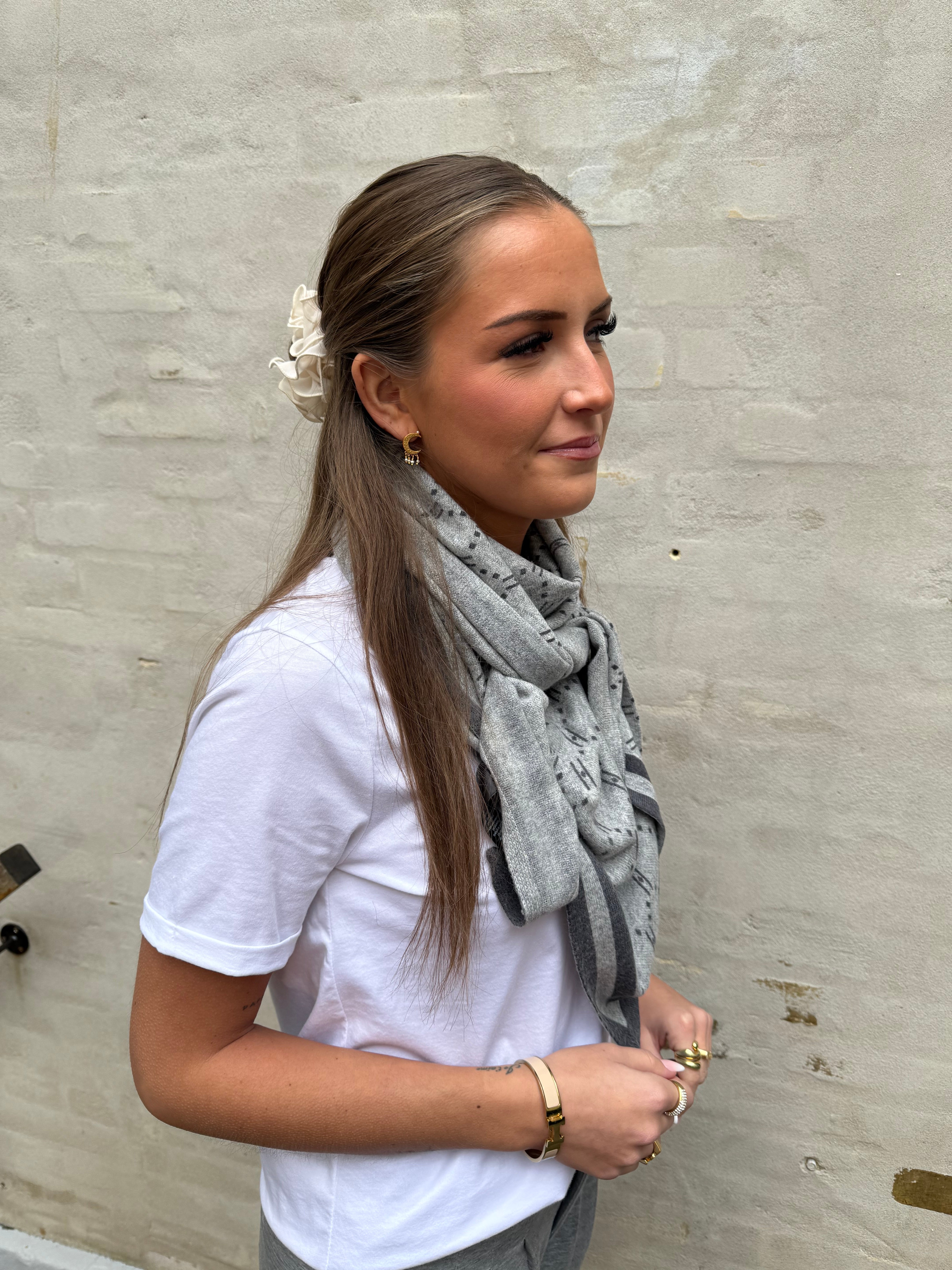 Triangle Scarf - LIGHT GREY MELANGE