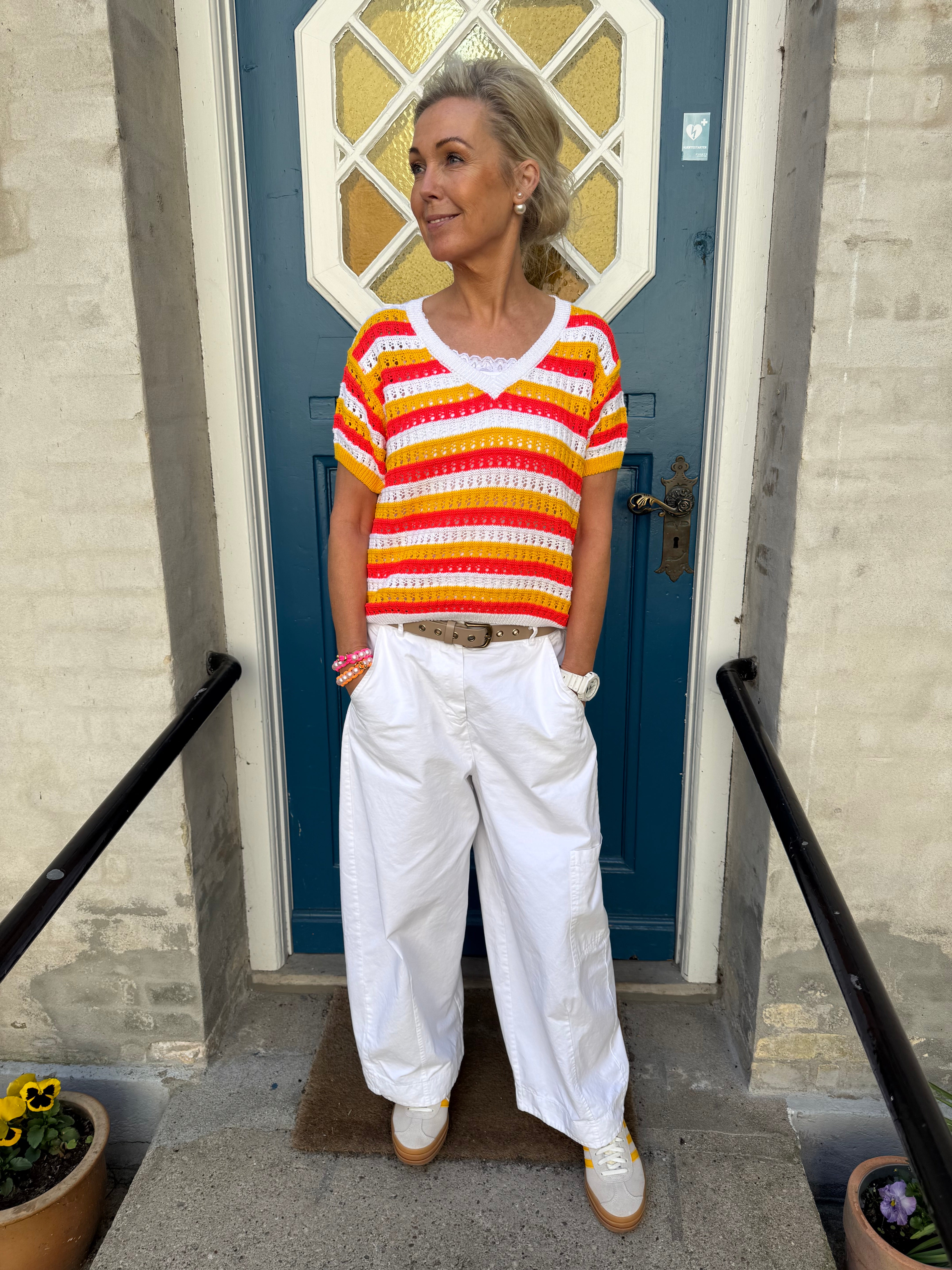 Knitted Striped v-neck T-Shirt - Off White/Orange