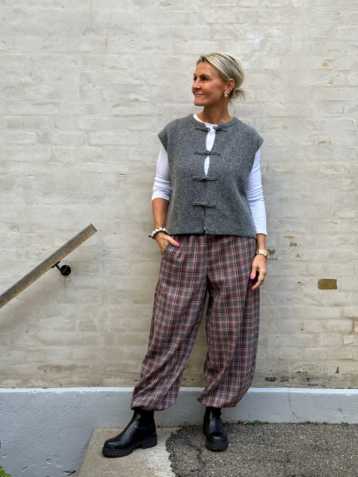 Celestia Knit Vest - Dark Grey