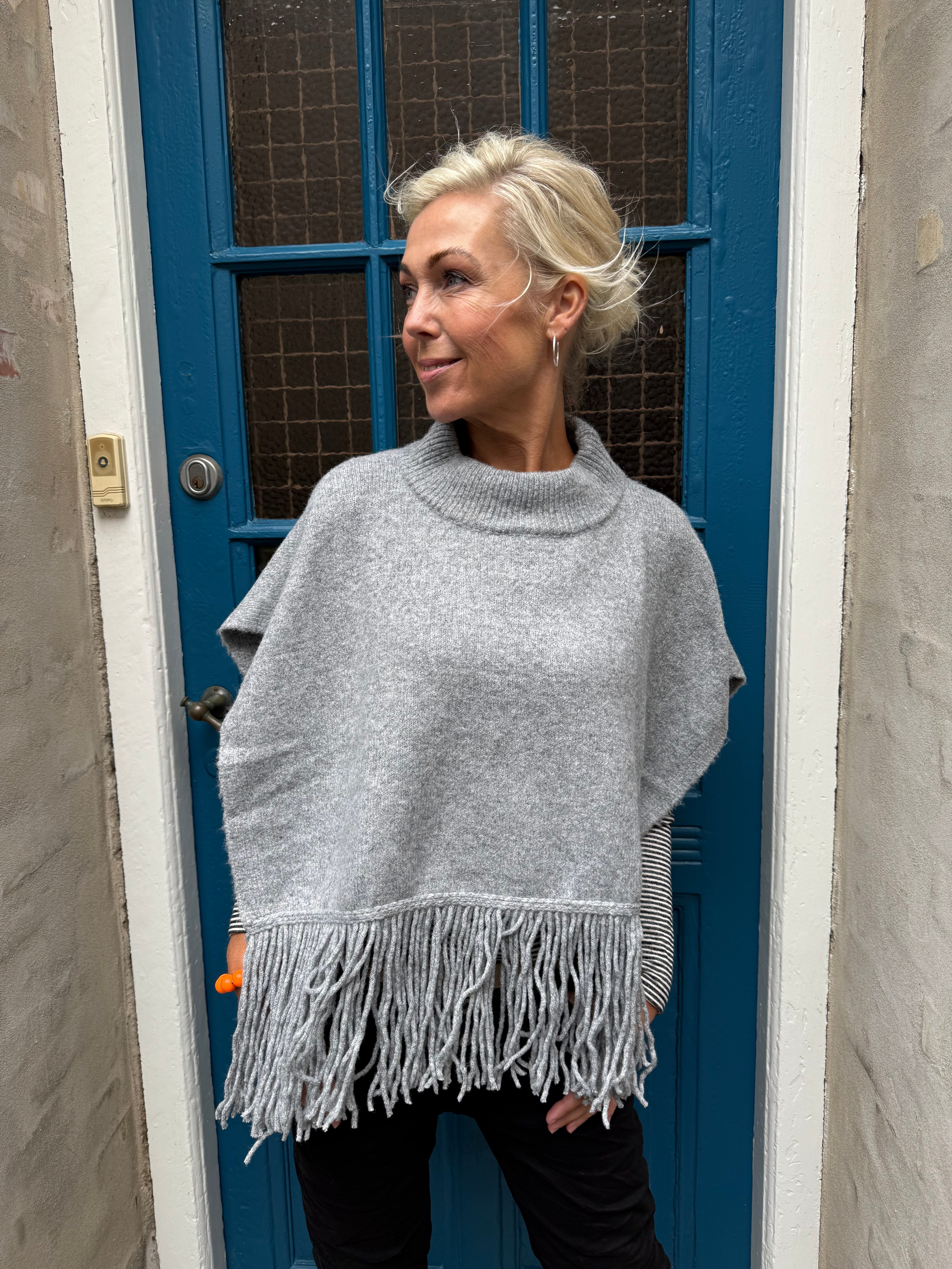 JULLE PONCHO - Light Grey Melange