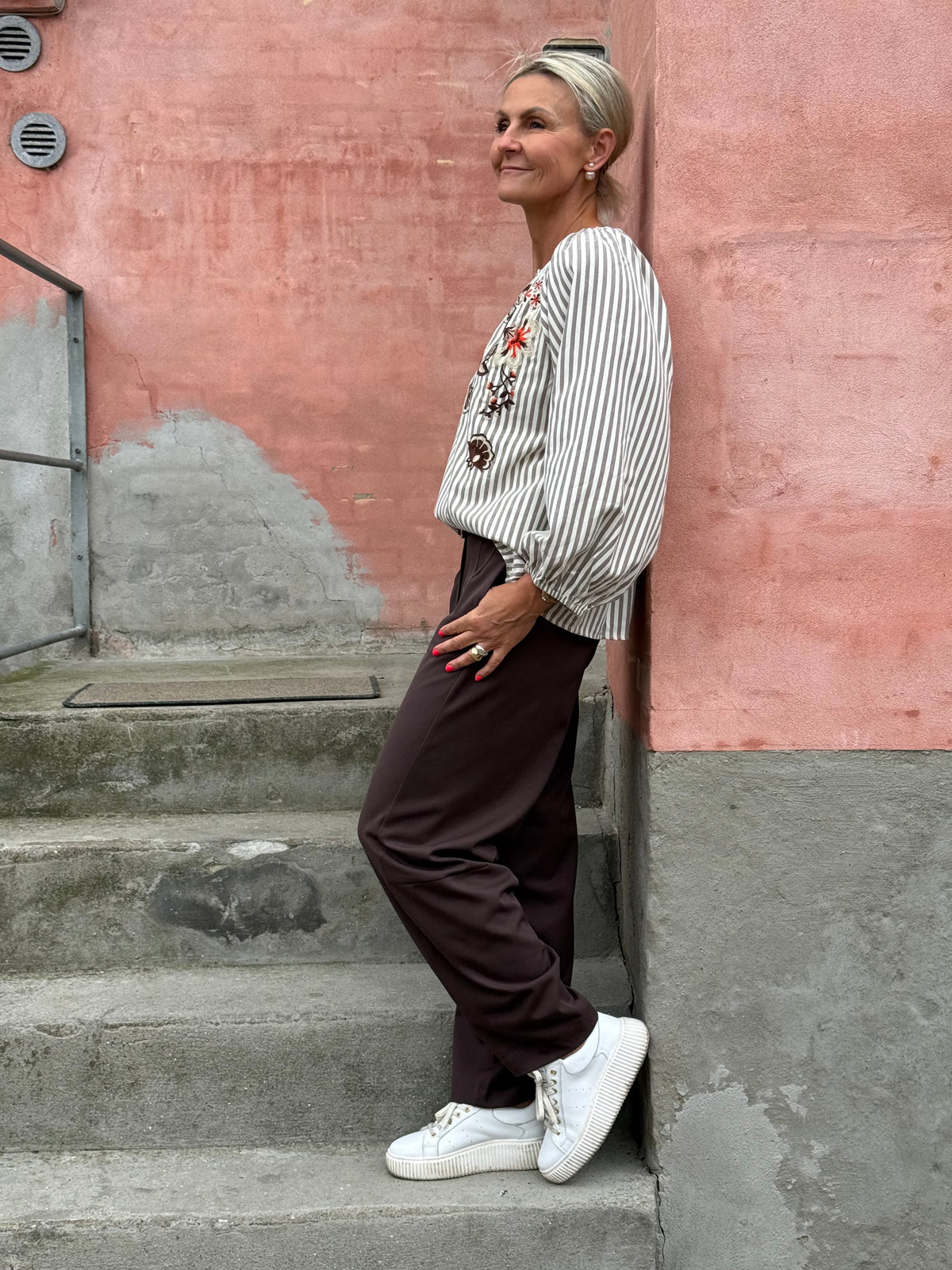 PREORDER-LISA HW ANKLE BARREL PANT - Seal Brown