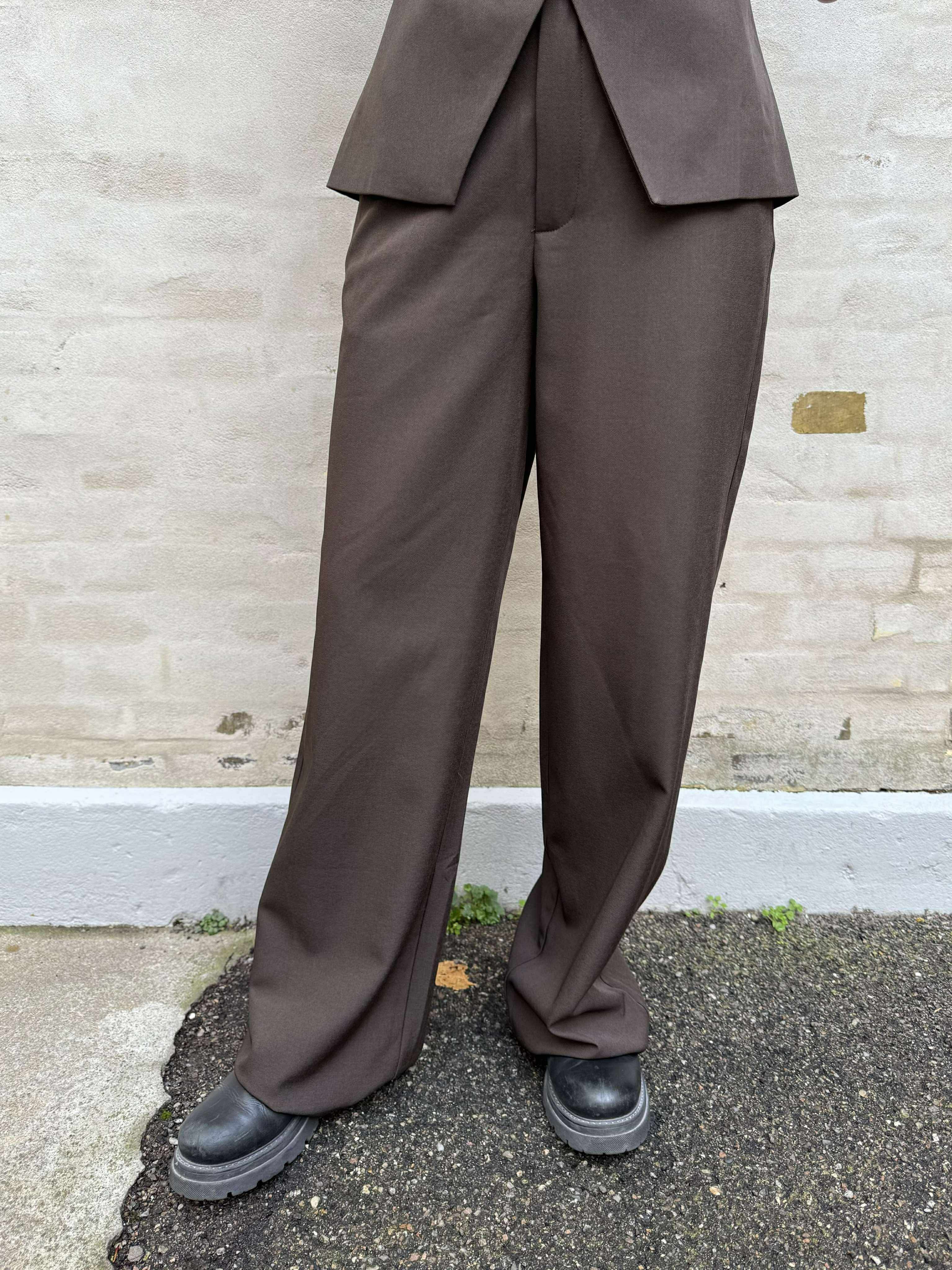 Emmett Structure Pants - Dark Brown