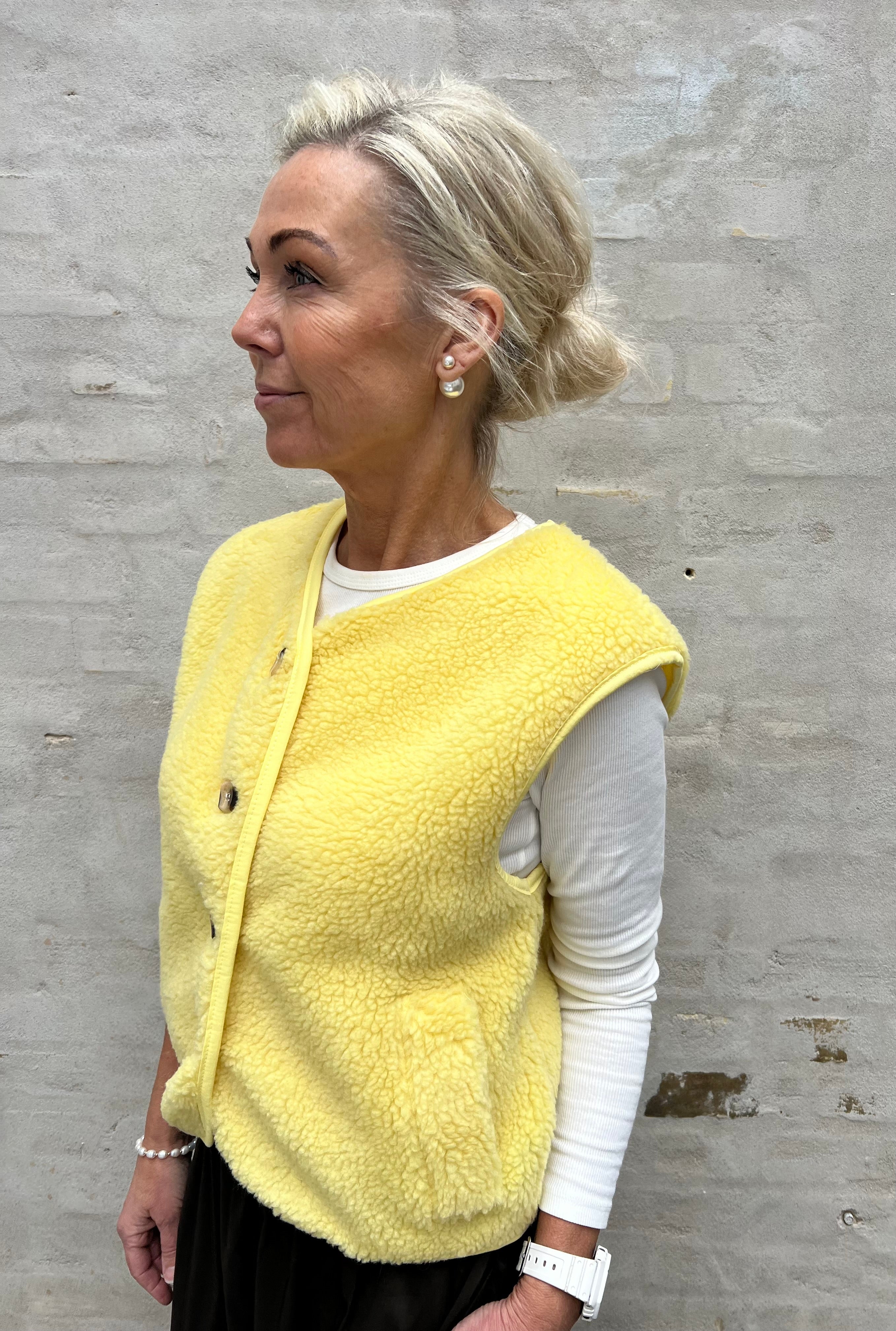 Molly Teddy Vest - Yellow