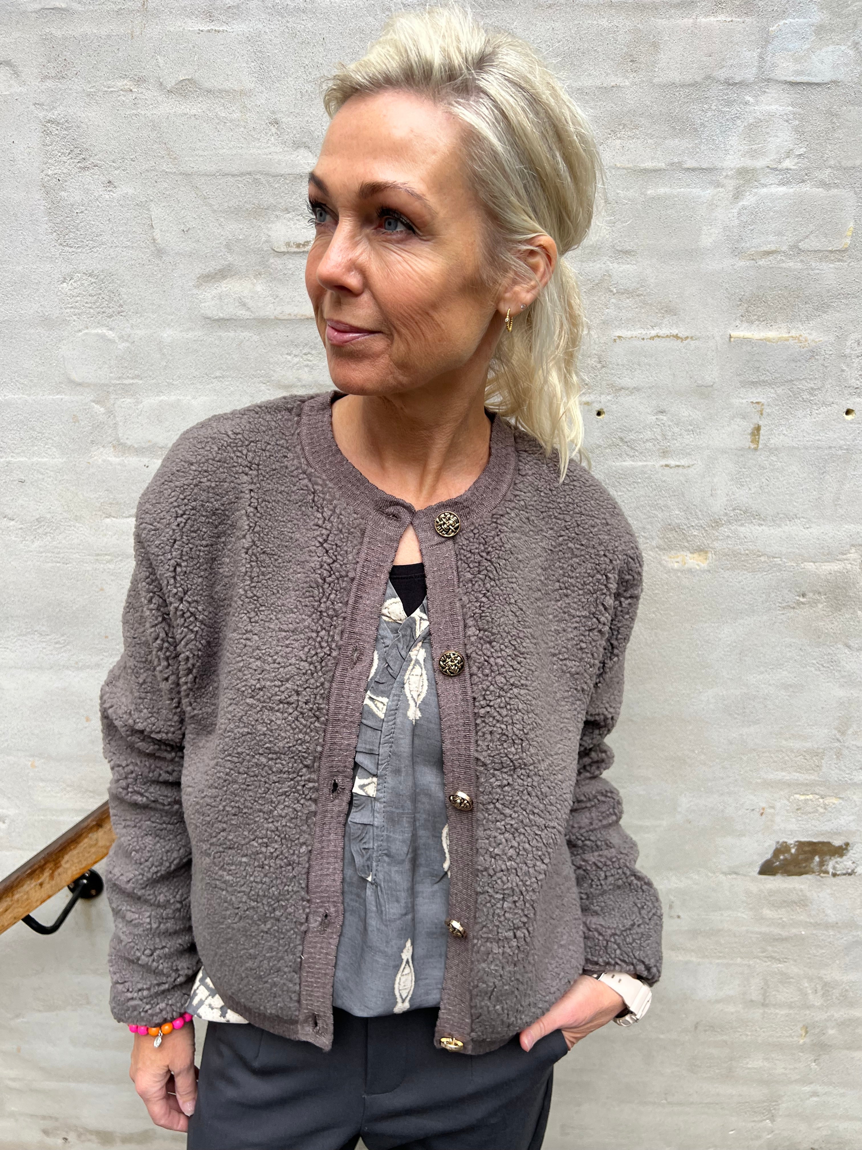 Limo fluffy knit cardigan iron