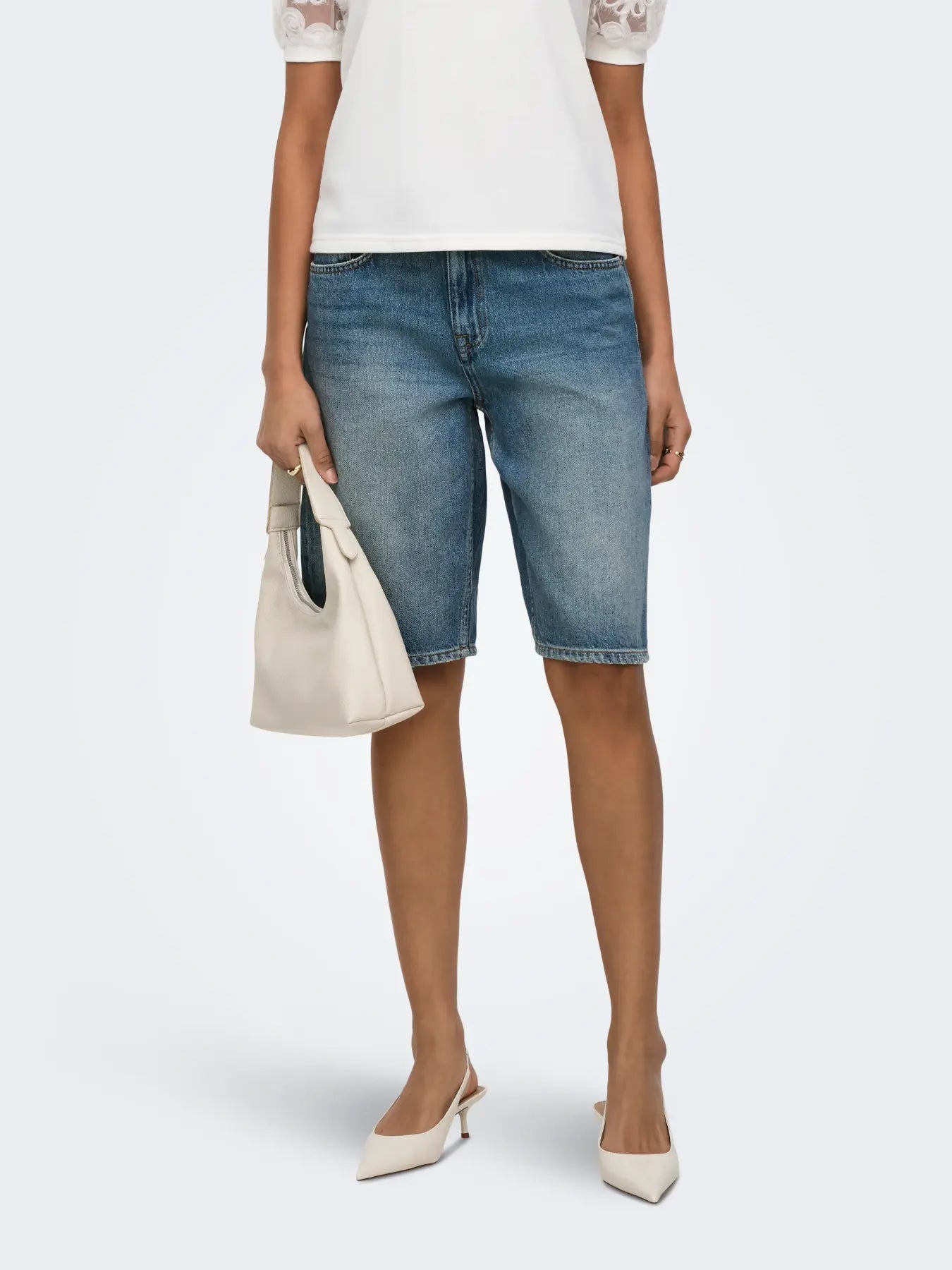 JDYLINA MW BERMUDA SHORTS - Medium Denim Blue